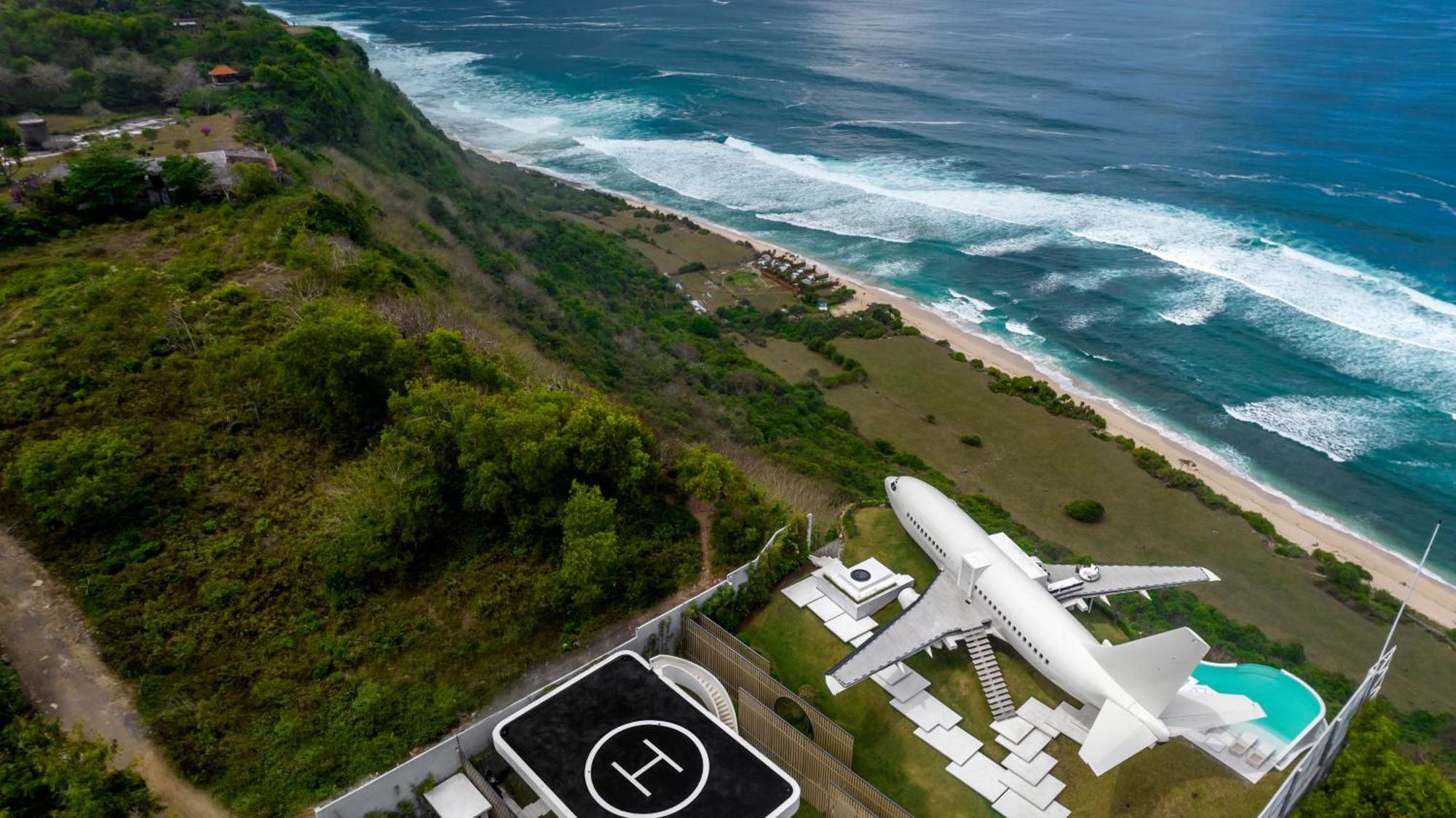 Private Jet *