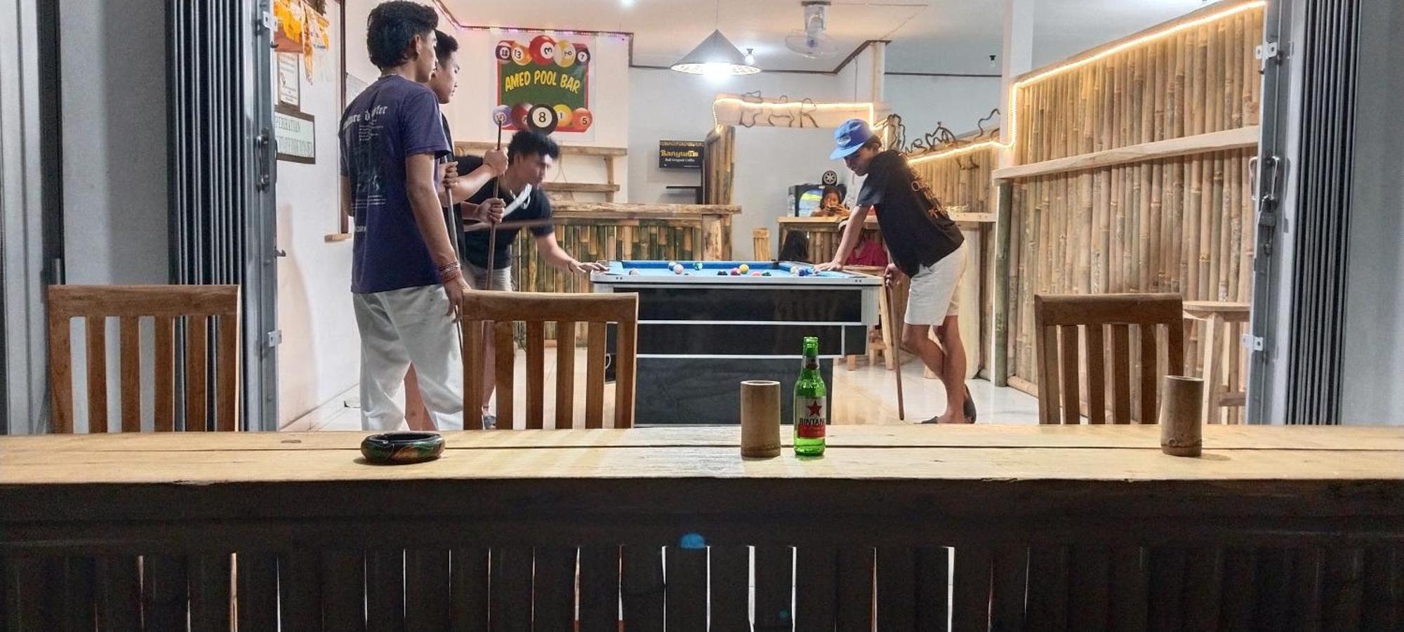 Stop Homestay, Rooftop Restaurant And Bar