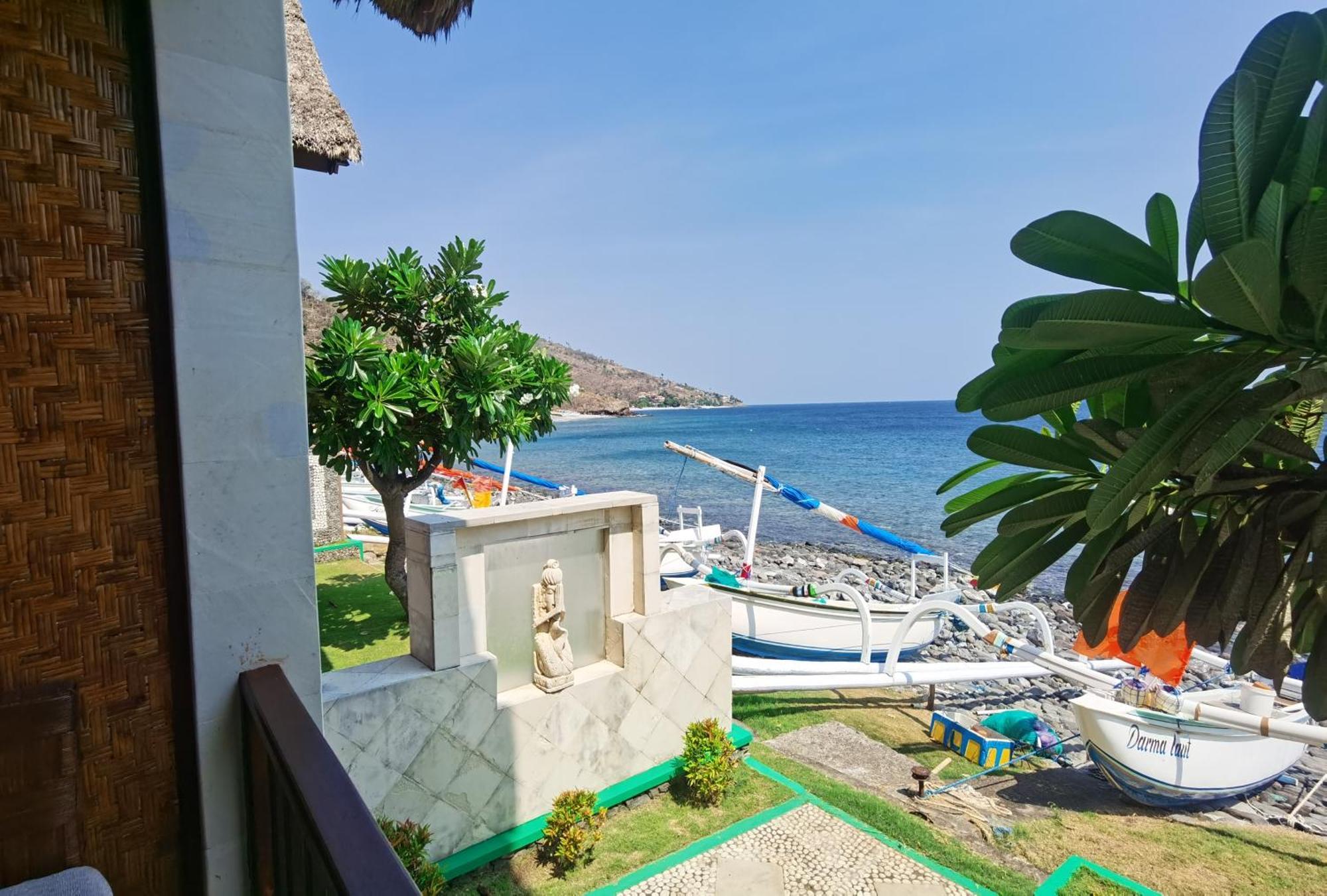 Santorini Hotel *