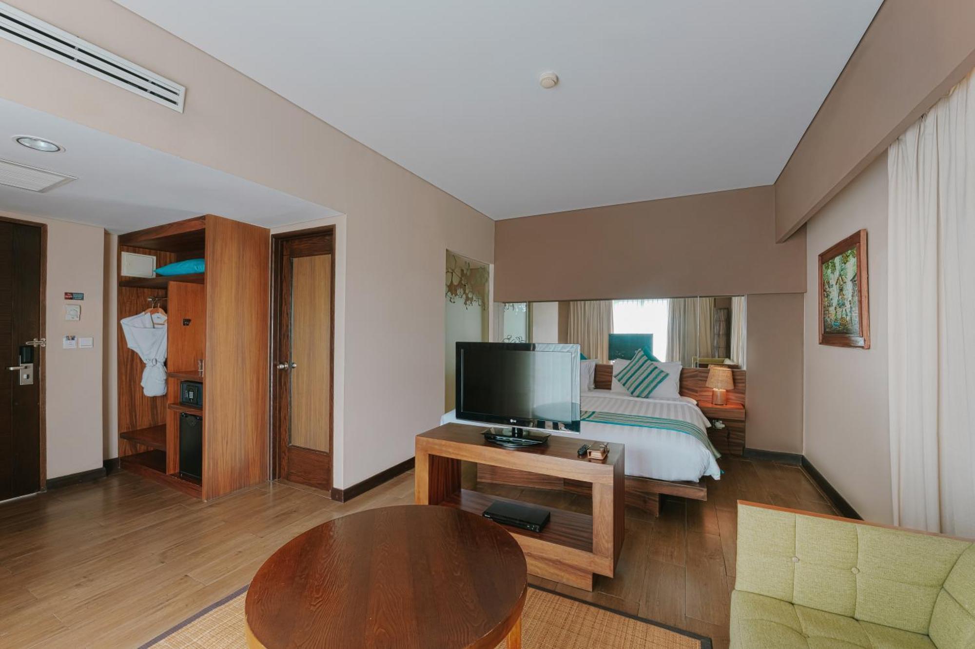 Grand Ixora Kuta Hotel