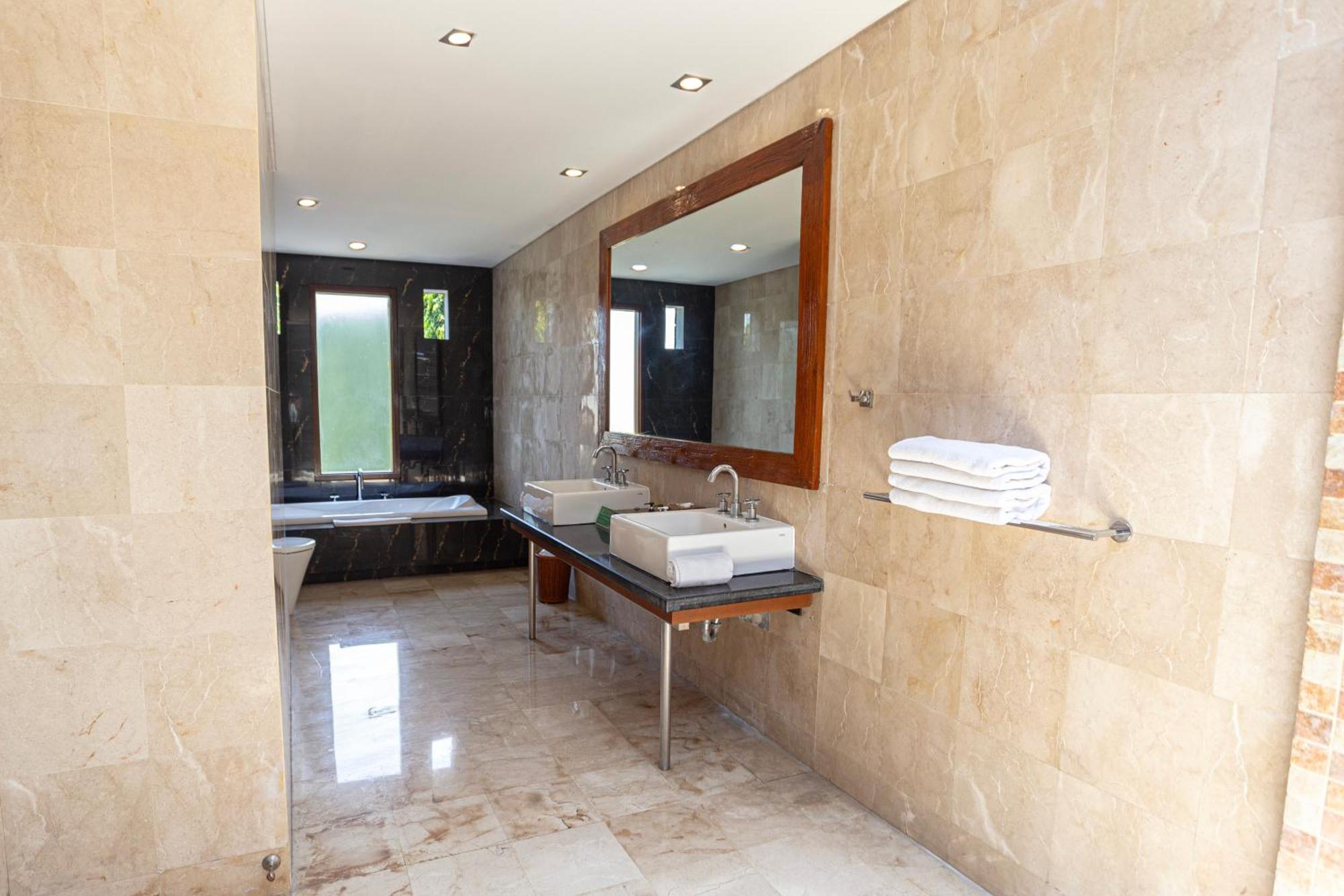 Resort Abi Bali And 4*