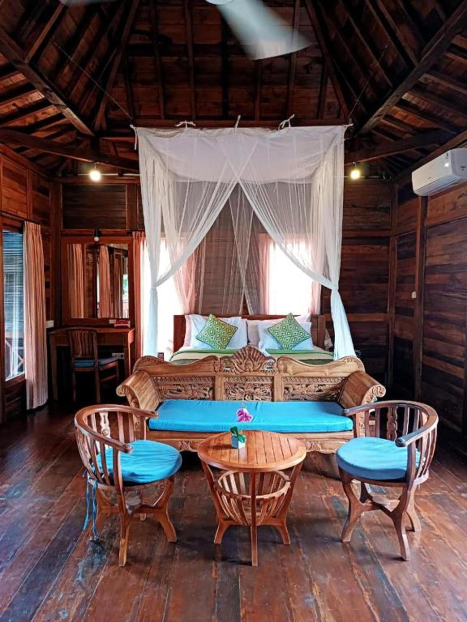 Villa Shivananda Antique By Eps *