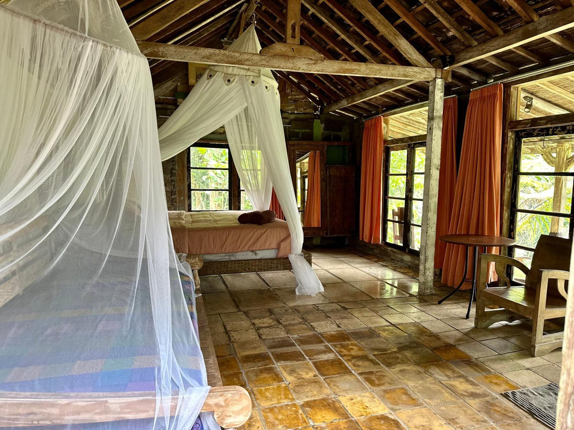 Oemah Tepi Sawah Lodge