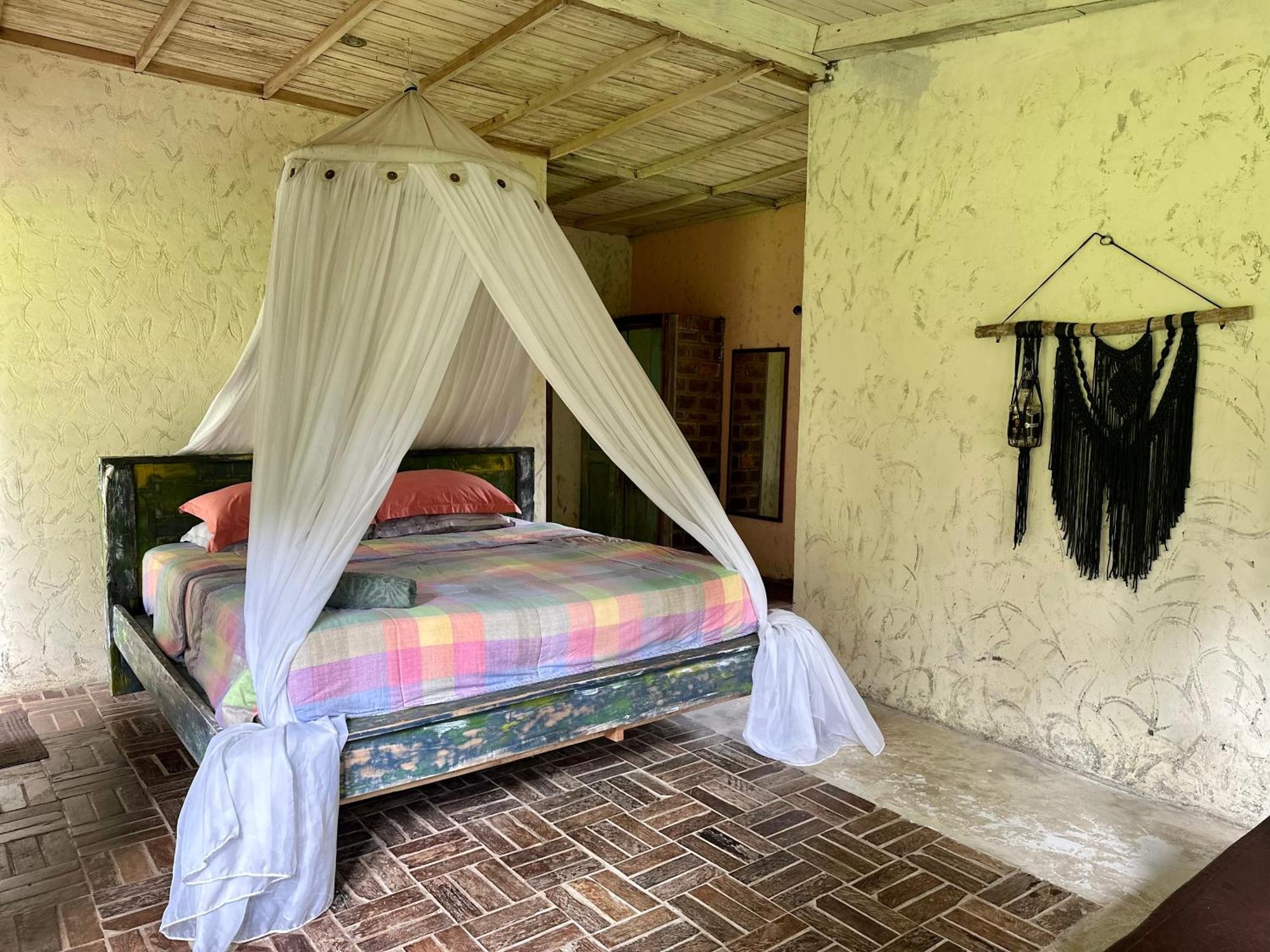 Lodge Oemah Tepi Sawah