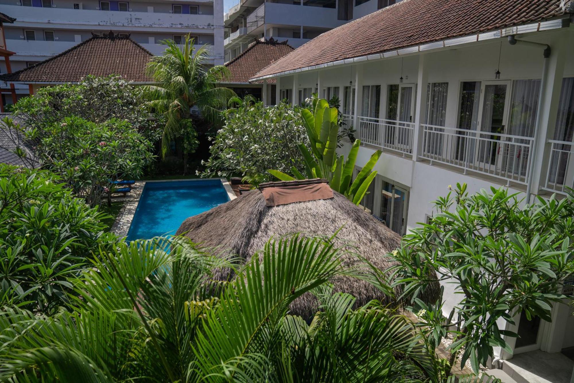 Easy Surf Camp Hotel
