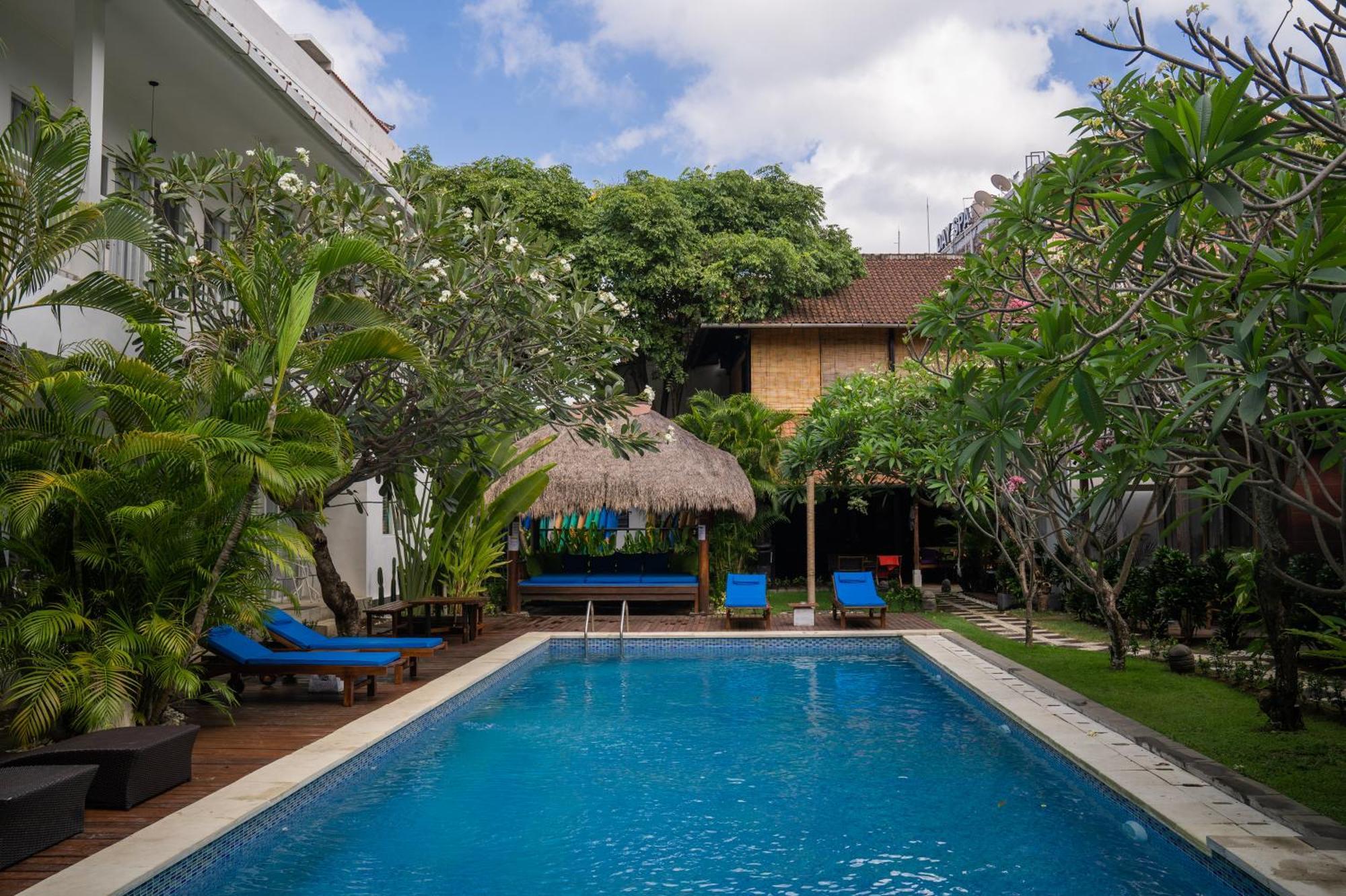 Hotel Easy Surf Camp