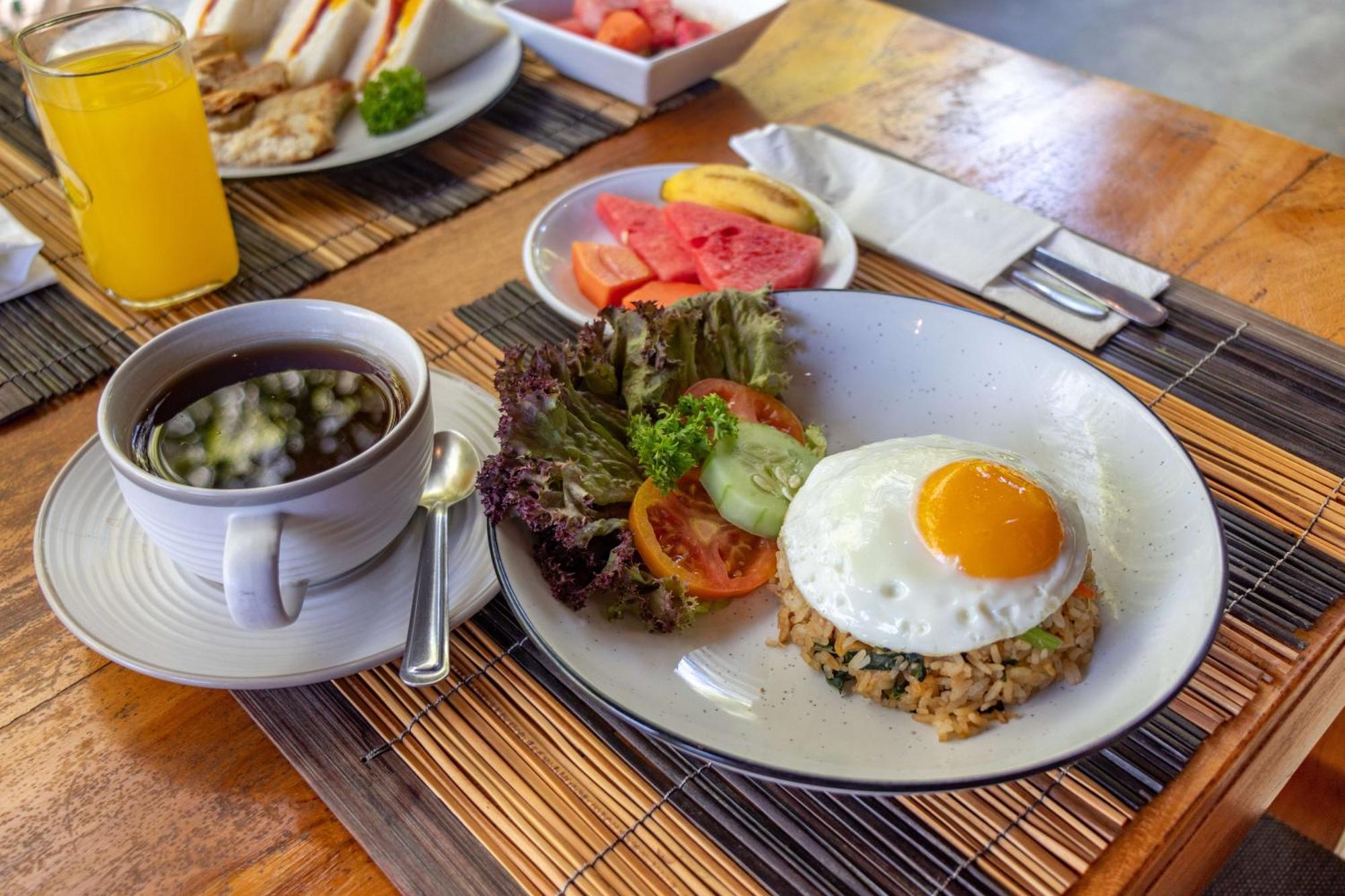 Aleesha And 4* Sanur (Bali)