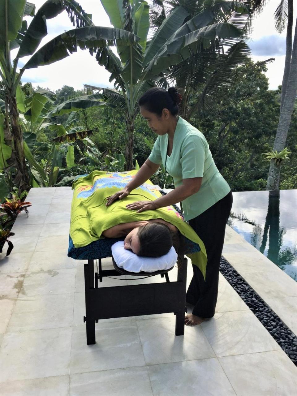 Wake In Paradise And Luxury Lebah Villas Villa Ubud (Bali)