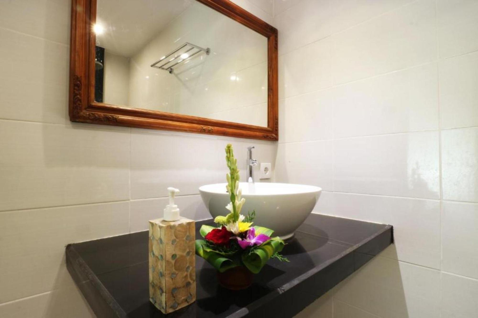 Wayan Guest house 2*