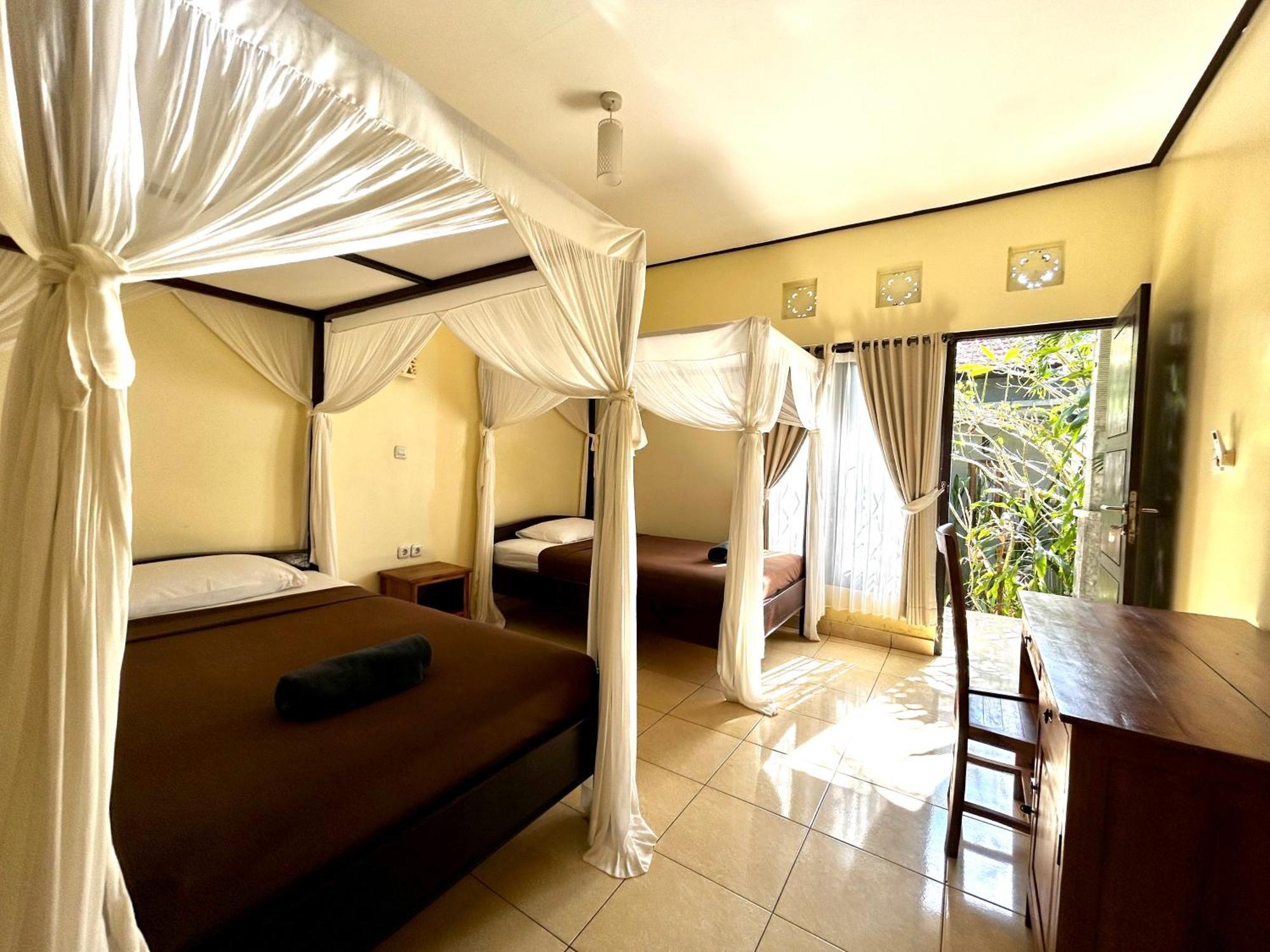 Guest house Tregge Surf Camp *