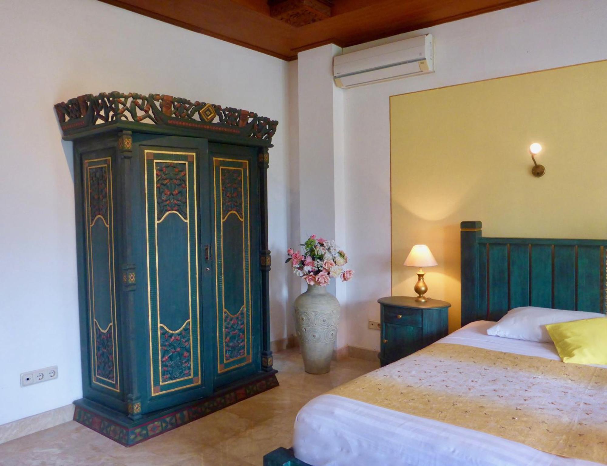 Gunung Paradis Retreat Villa *