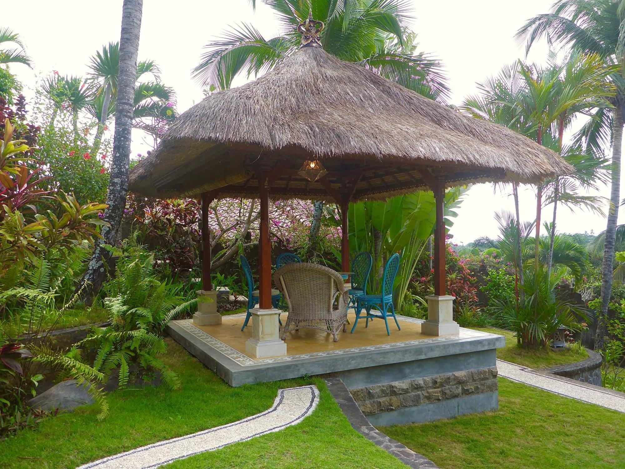 Gunung Paradis Retreat Villa