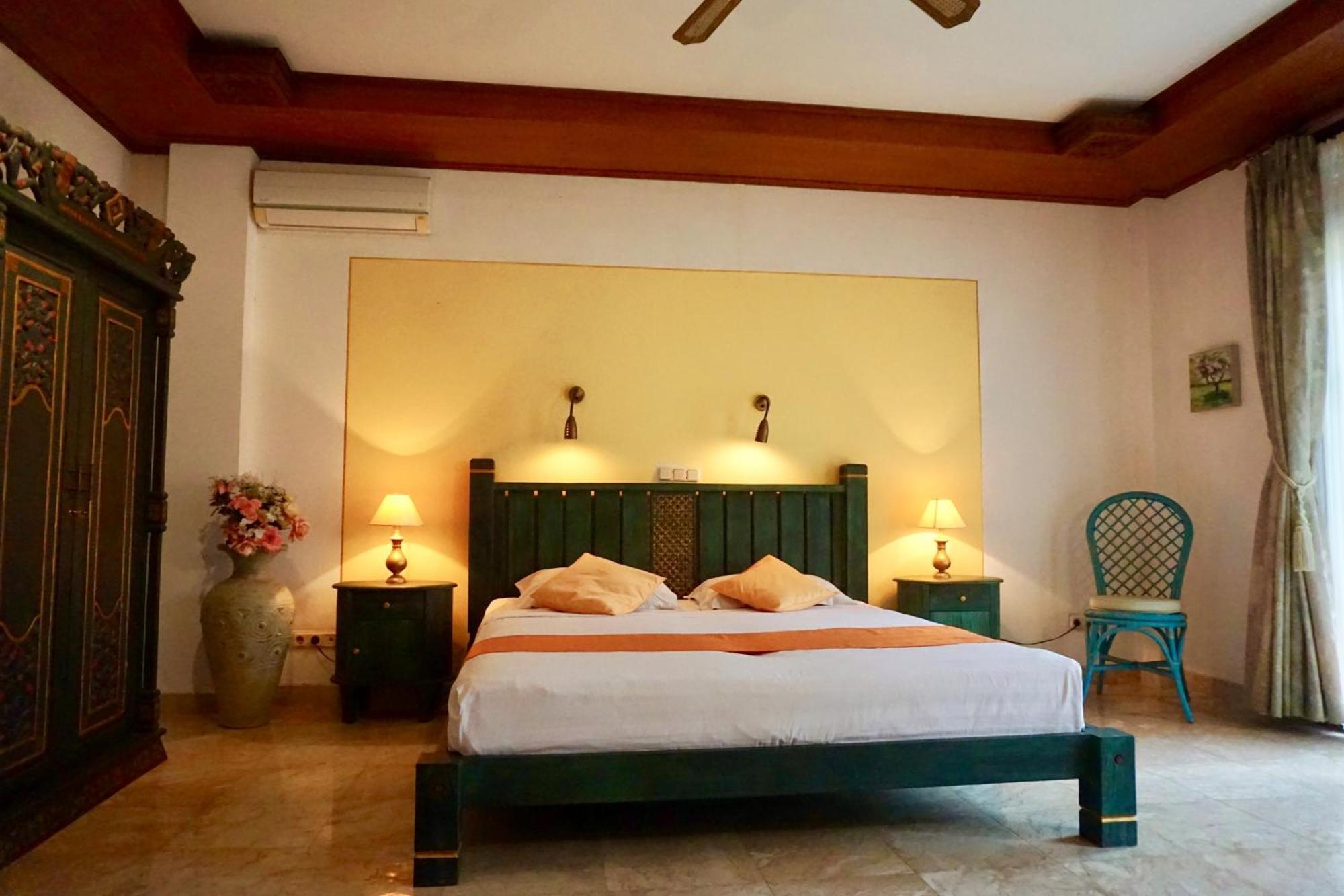 Gunung Paradis Retreat Villa *