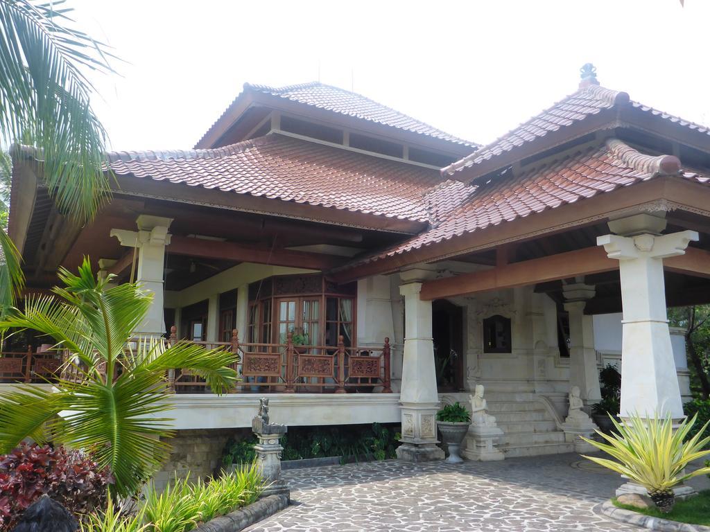Gunung Paradis Retreat *