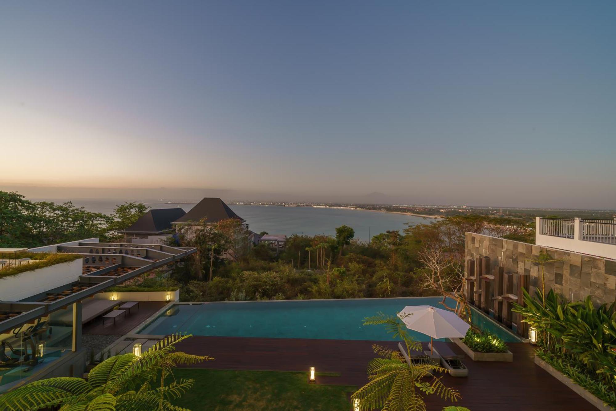 Beyond The Sea - Luxe Sea View In