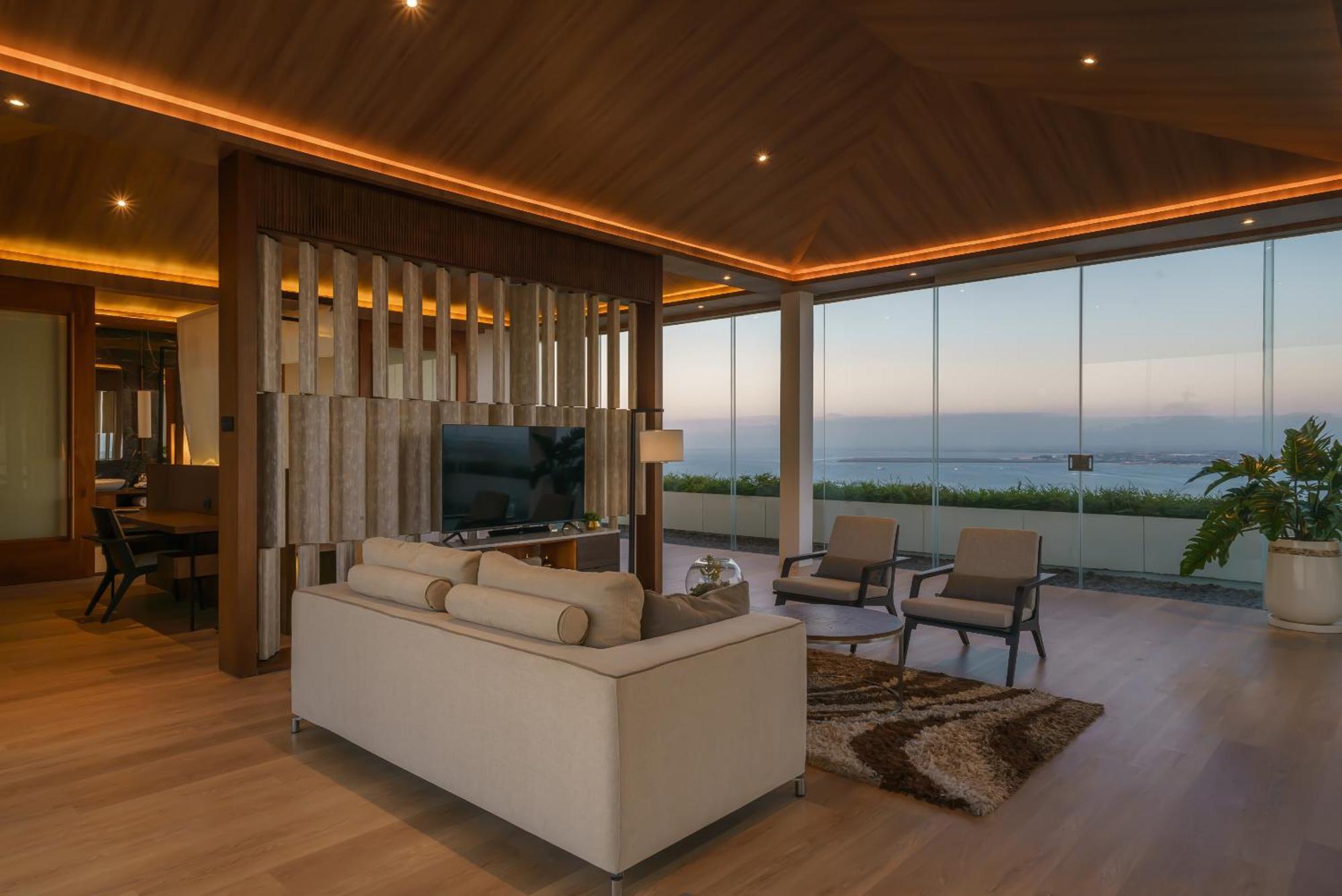 Beyond The Sea - Luxe Sea View In