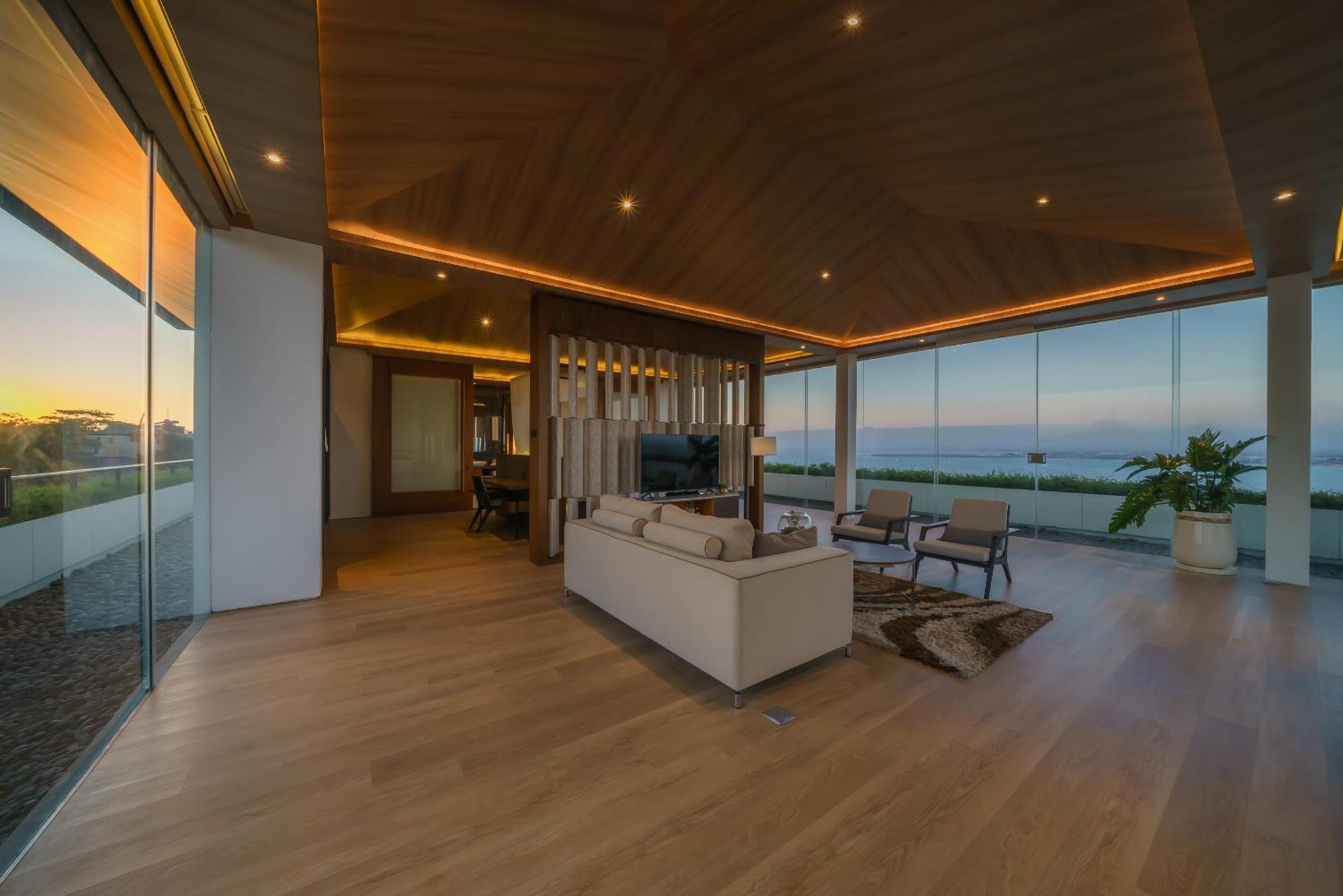 Villa Beyond The Sea - Luxe Sea View In