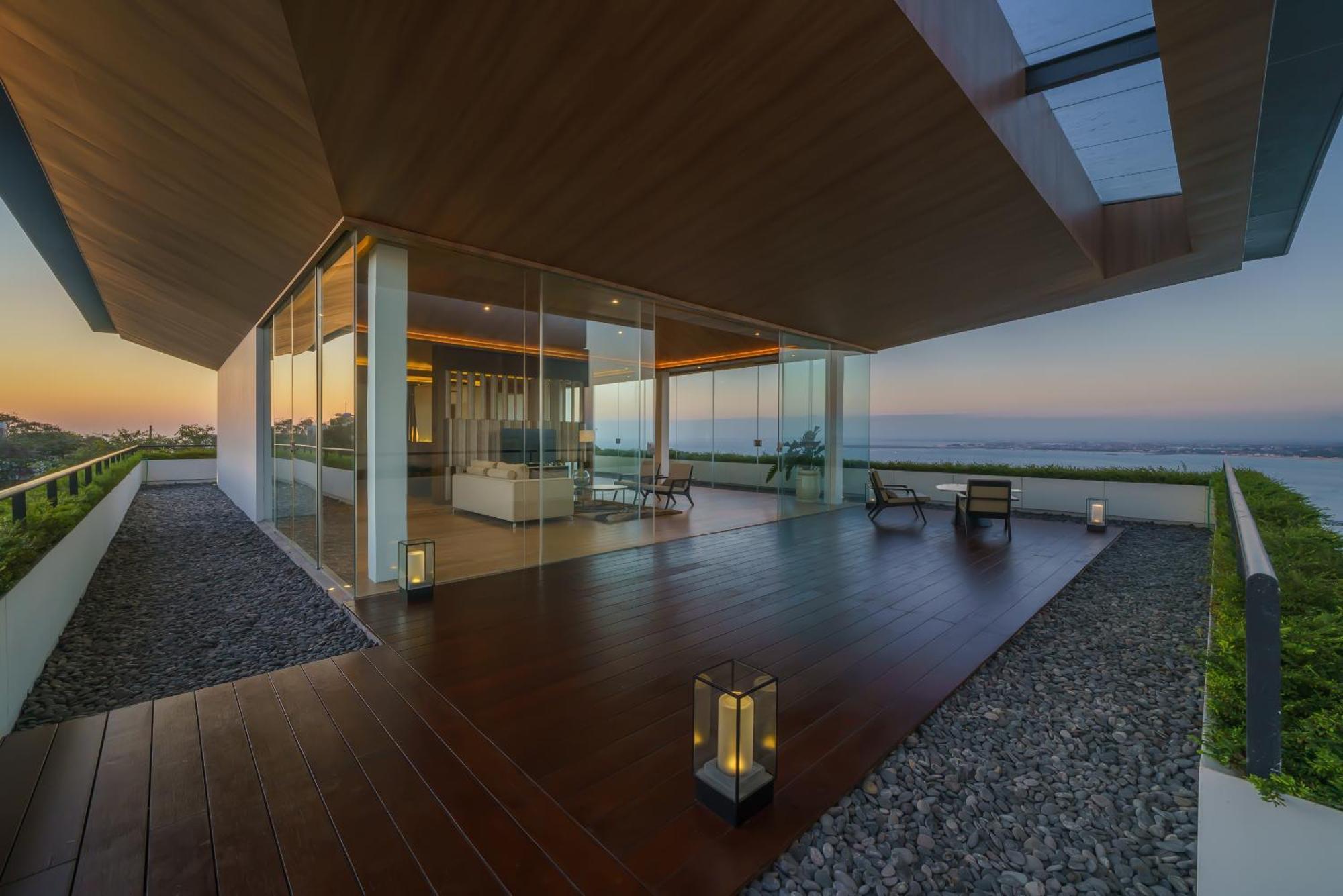 Beyond The Sea - Luxe Sea View In Villa
