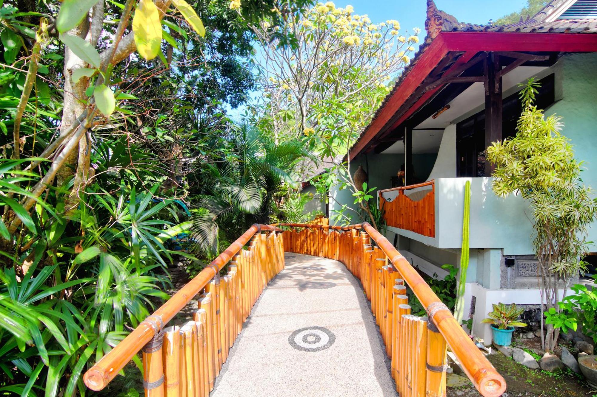 Asrama Bamboo Paradise *