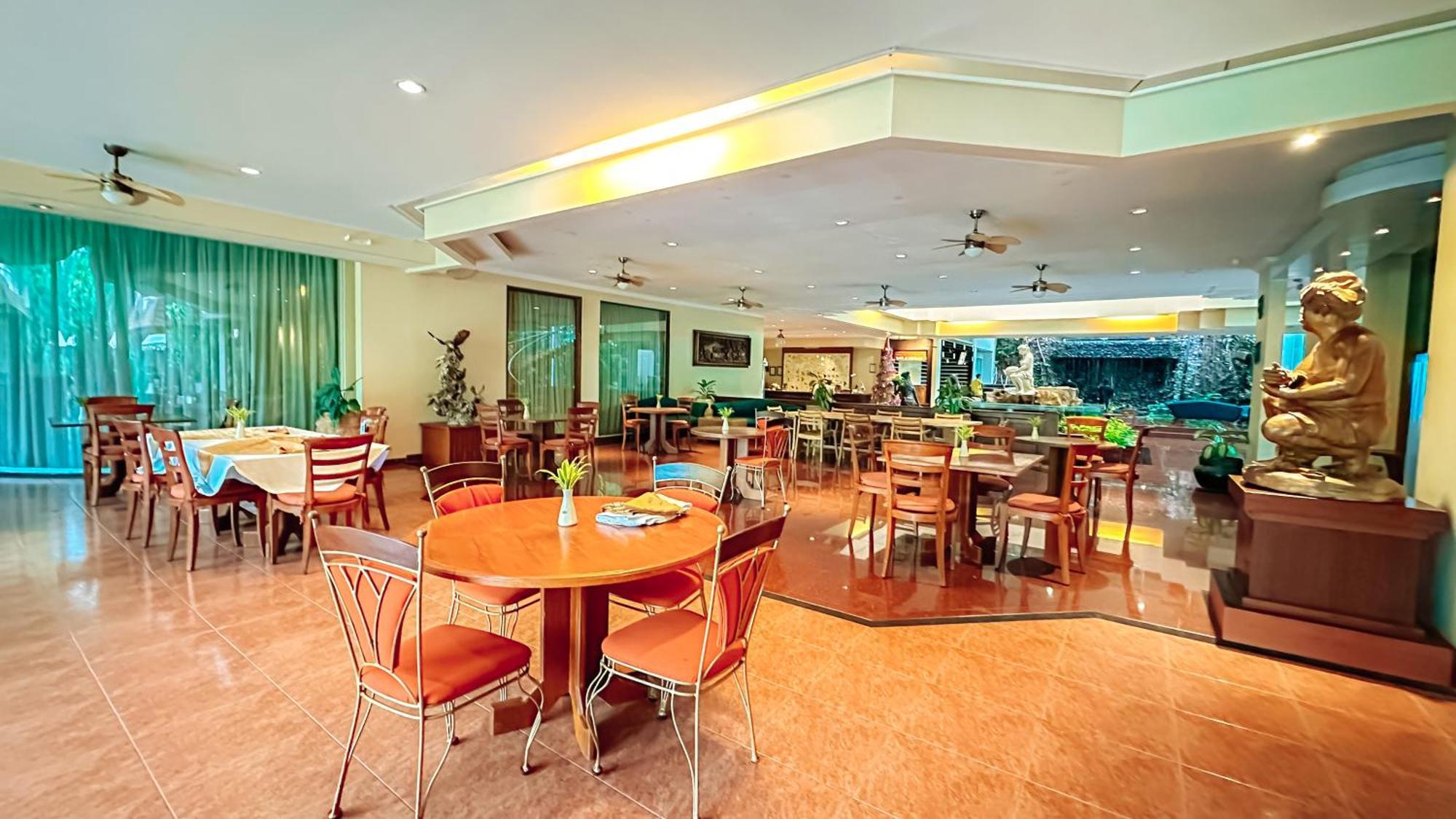 Hotel Parigata And Spa 4*