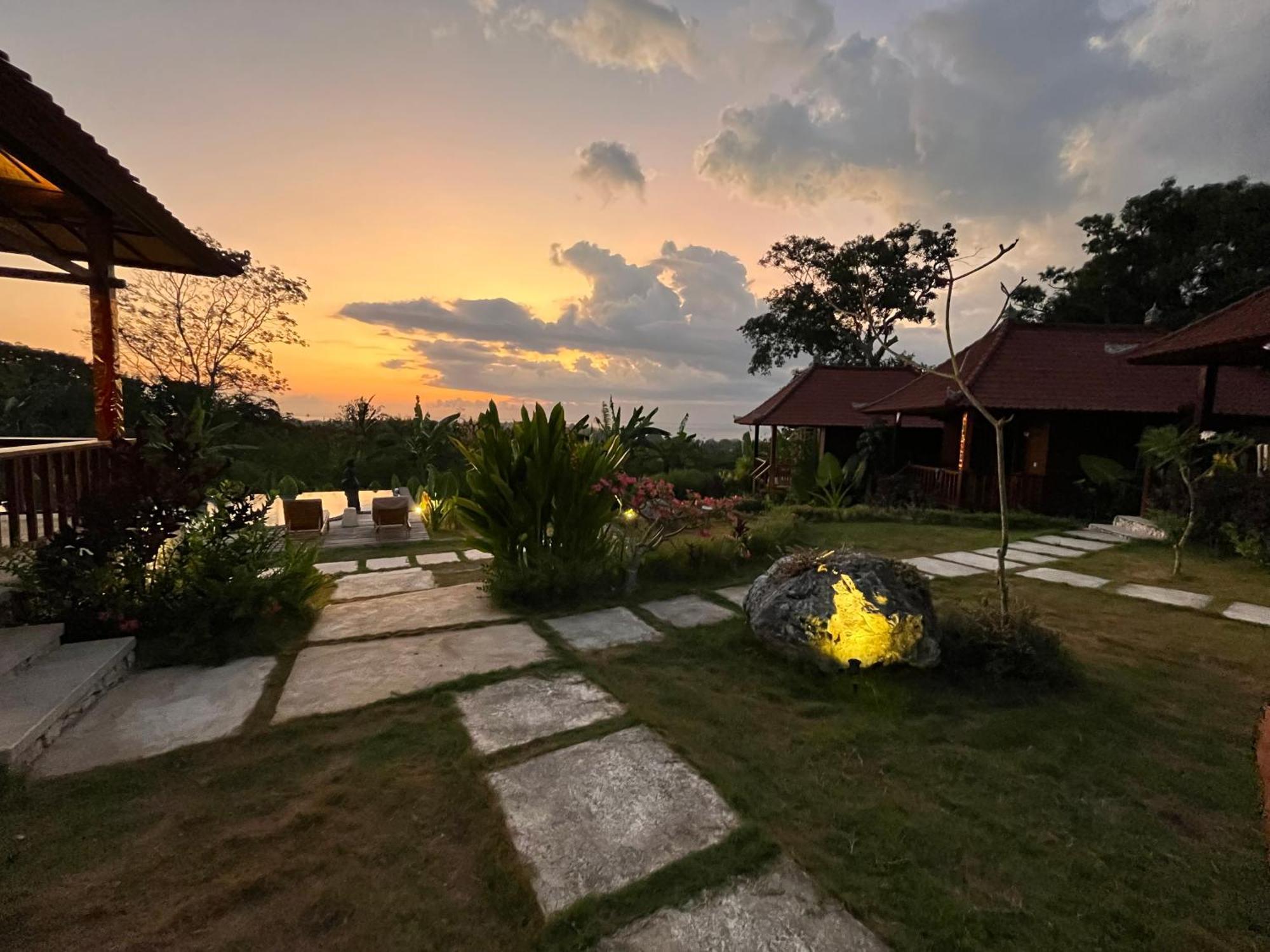 Sunset Hill Hotel