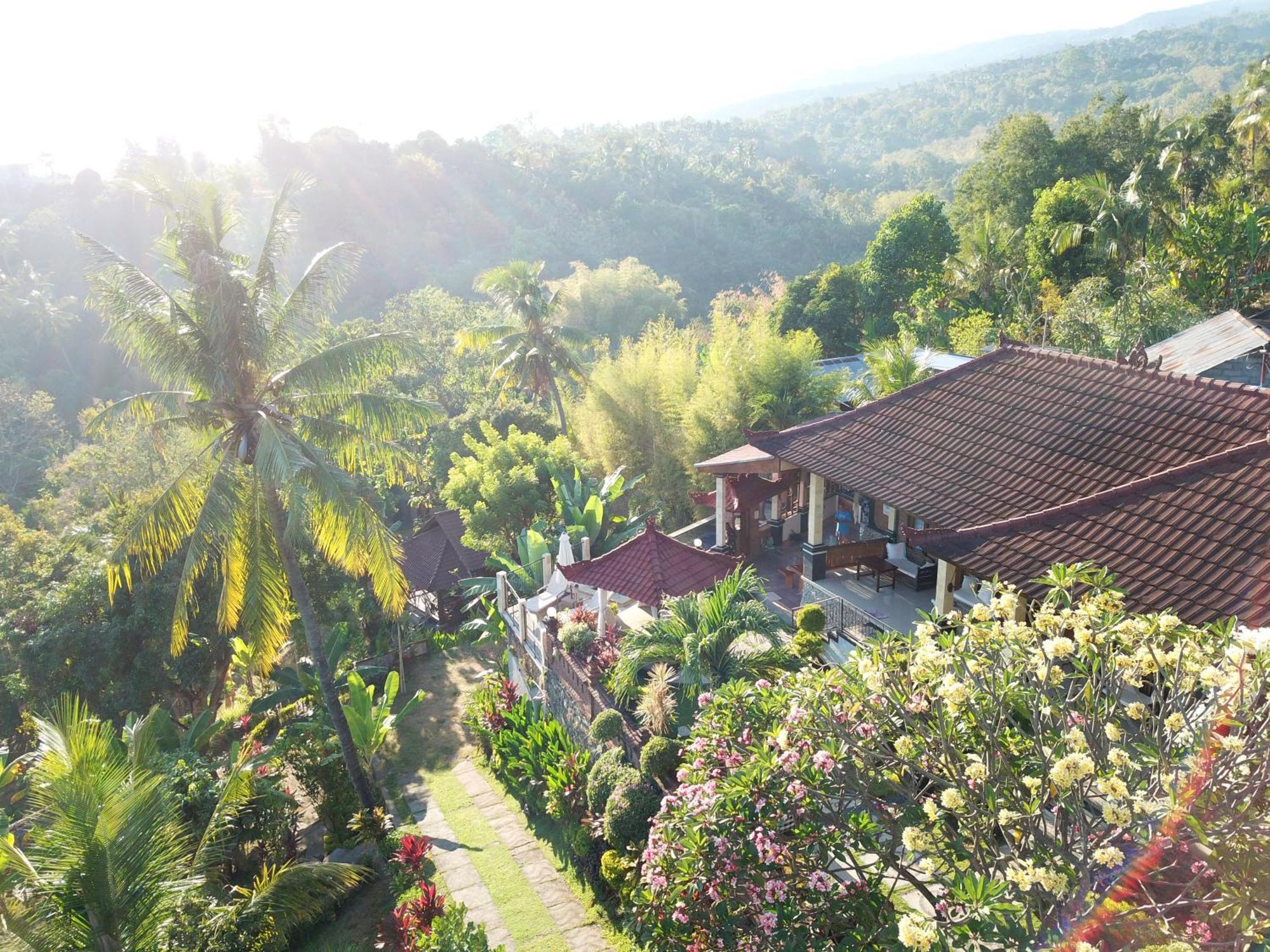 Wisma tamu Sanshikirana House