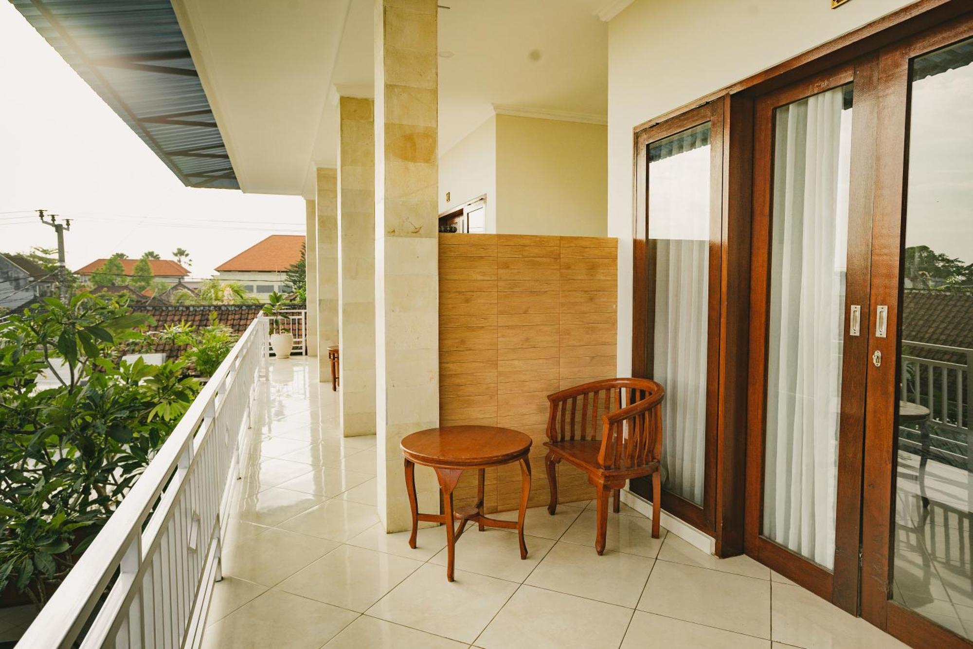 Happy Devi Wisma tamu Canggu (Bali)