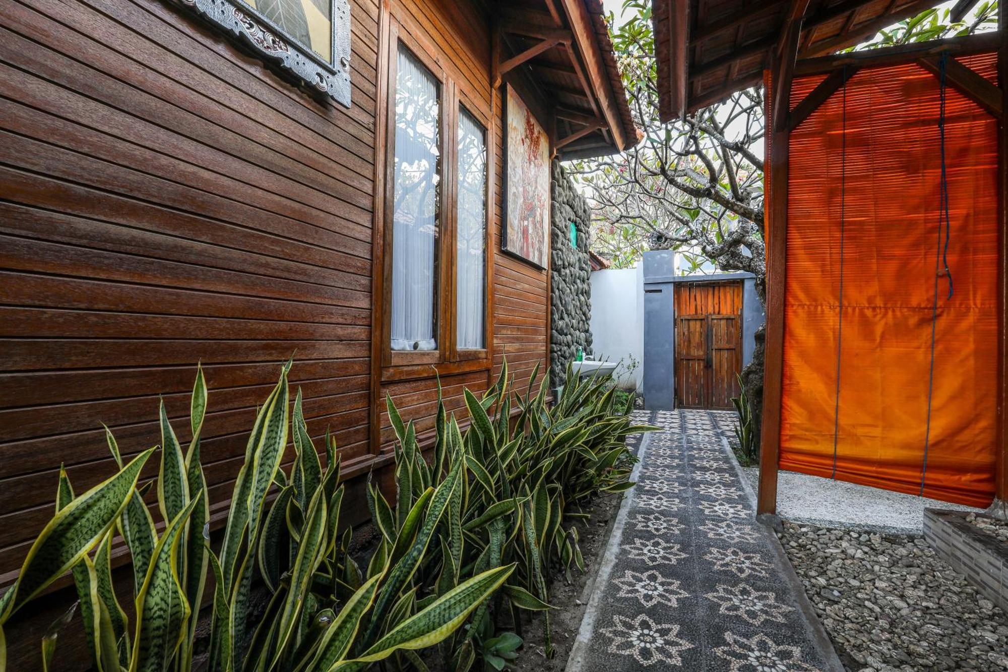 Guest house Swan Batununggul
