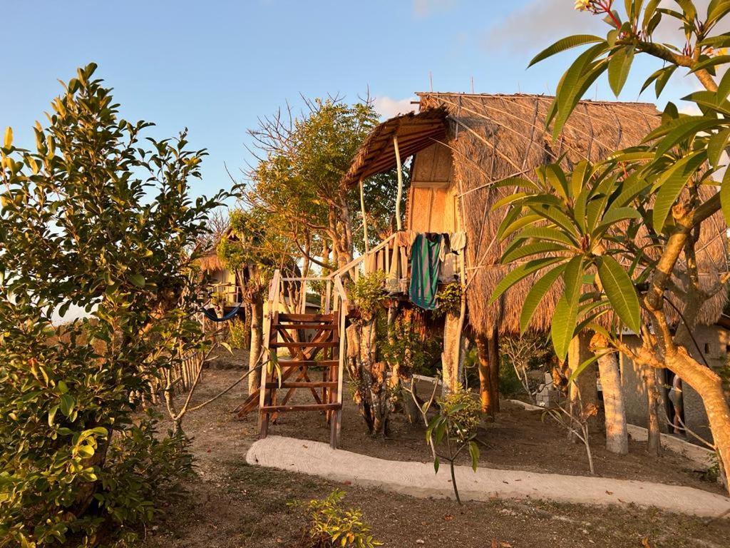 Eco-tourist Dreamstay Treehouse Holiday park