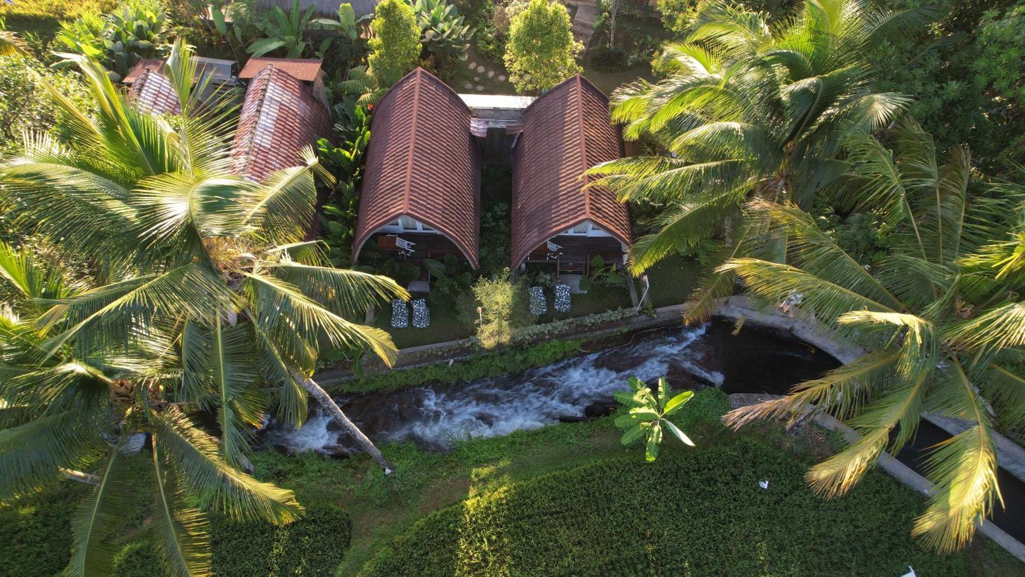 Damuh Pertivi, River And Rice Fields View Homestay