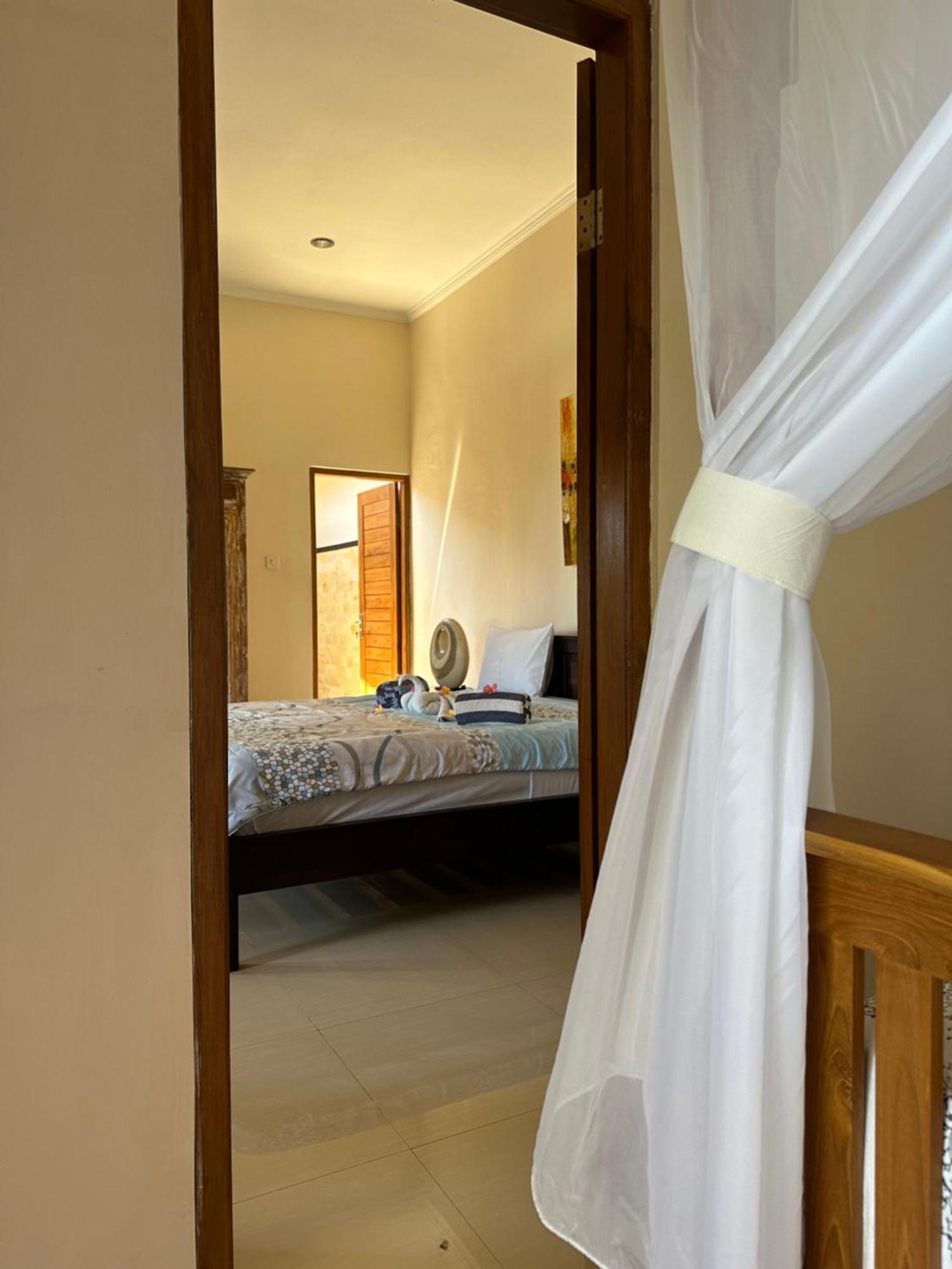 Wisma tamu Sanshikirana House Lovina (Bali)