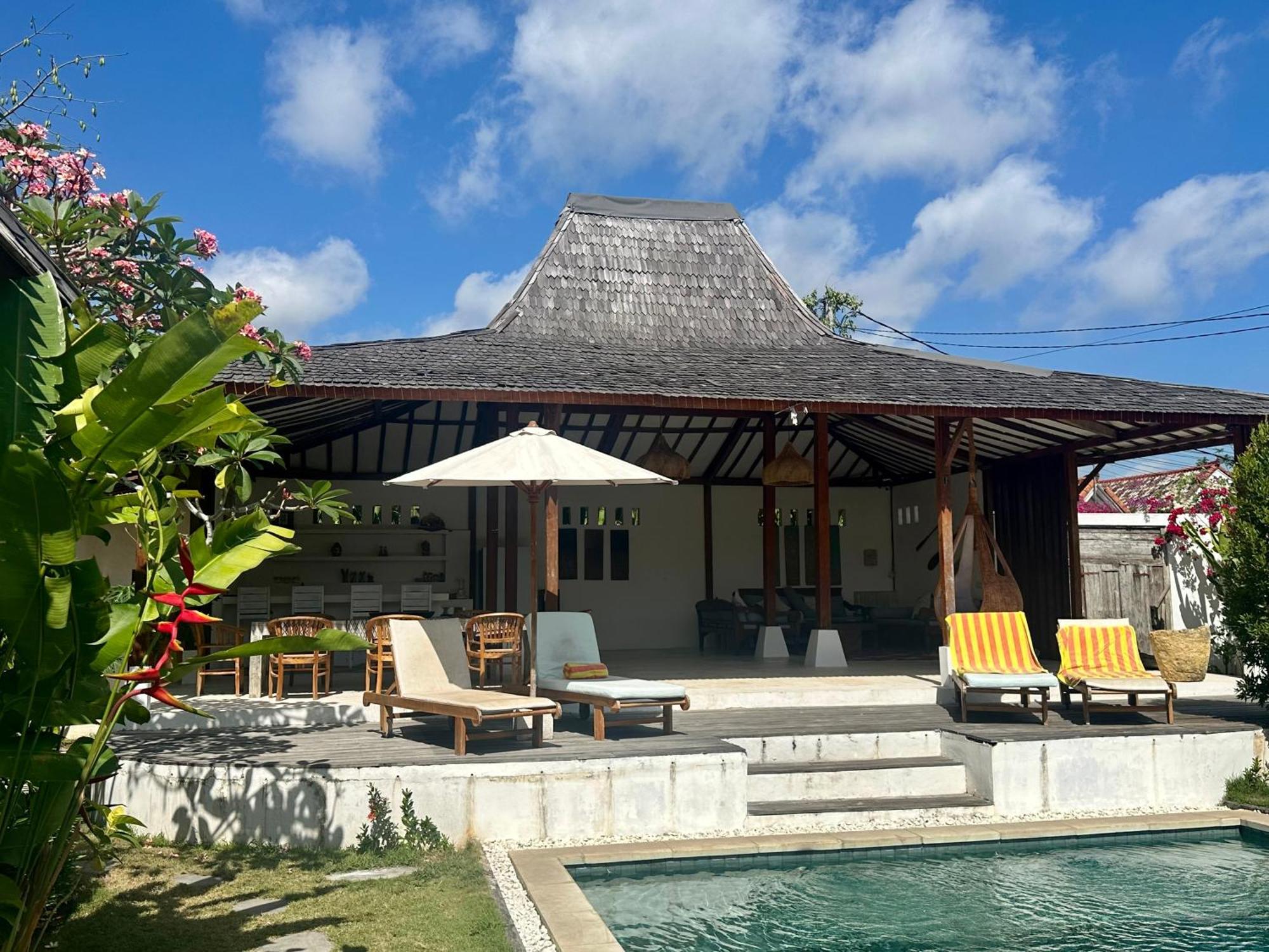 Lautan Biru Bingin Villa