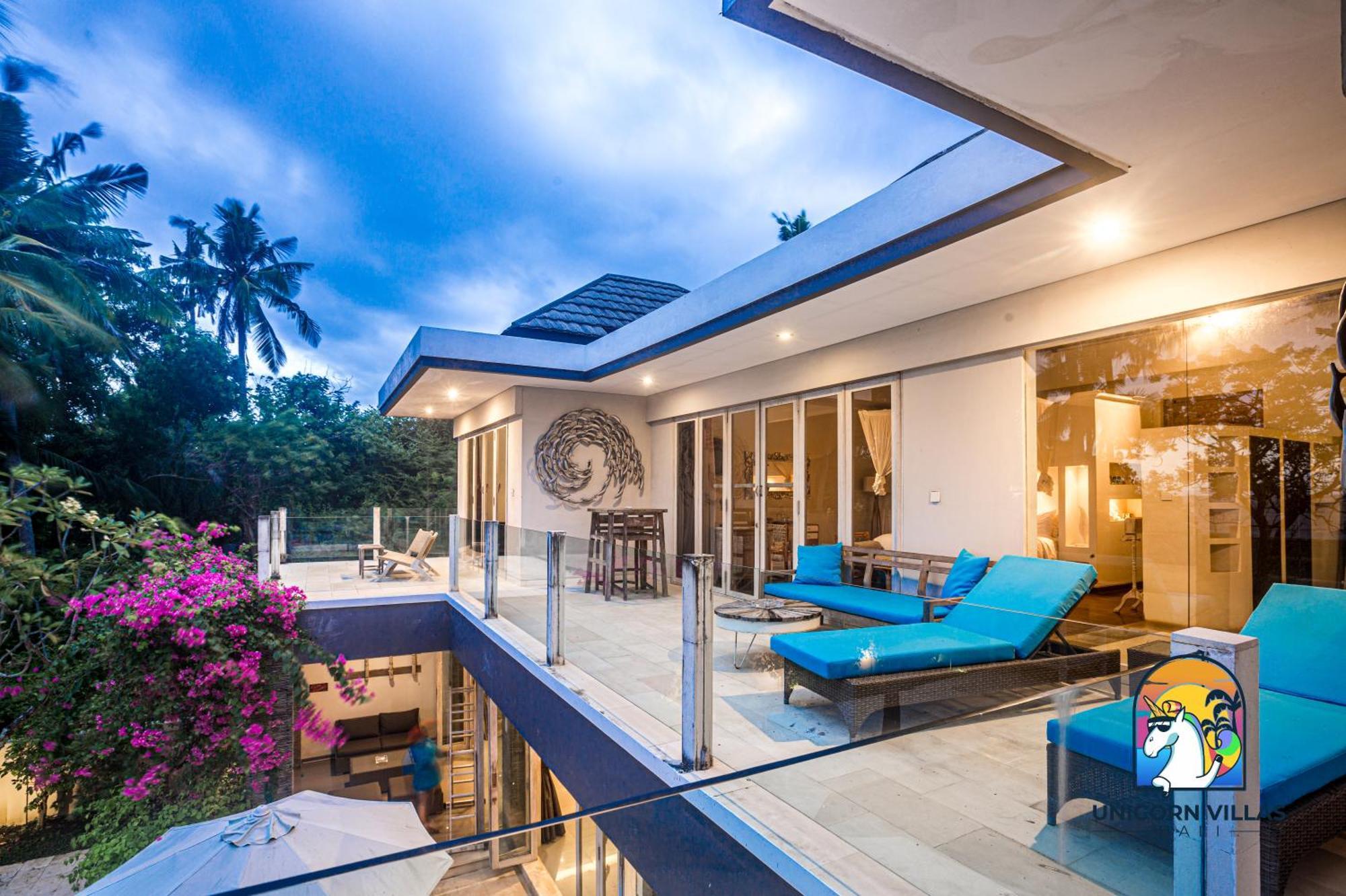 Black Pearl - By Unicorn Bali *