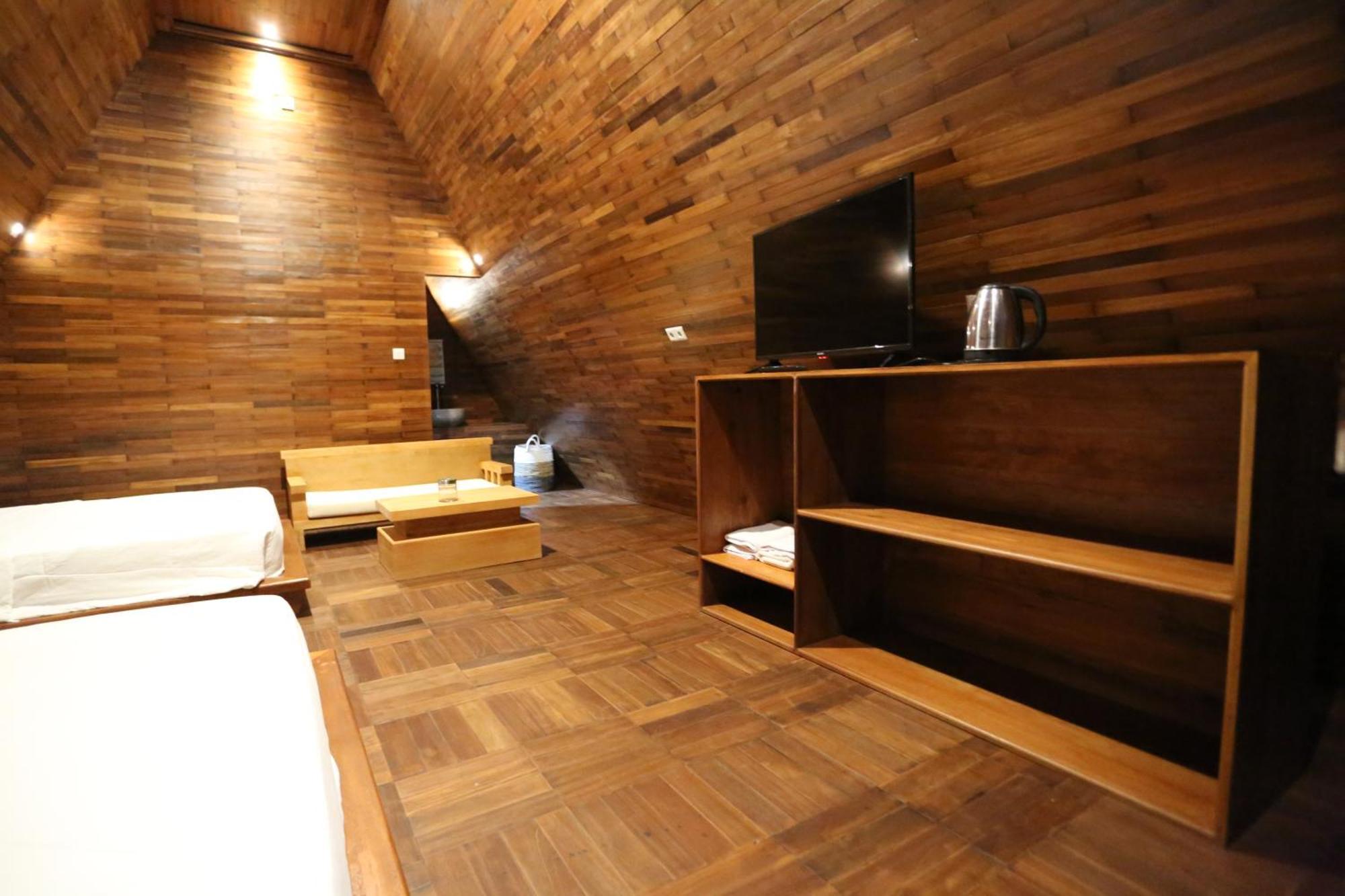 Batur Cliff Panorama Lodge *