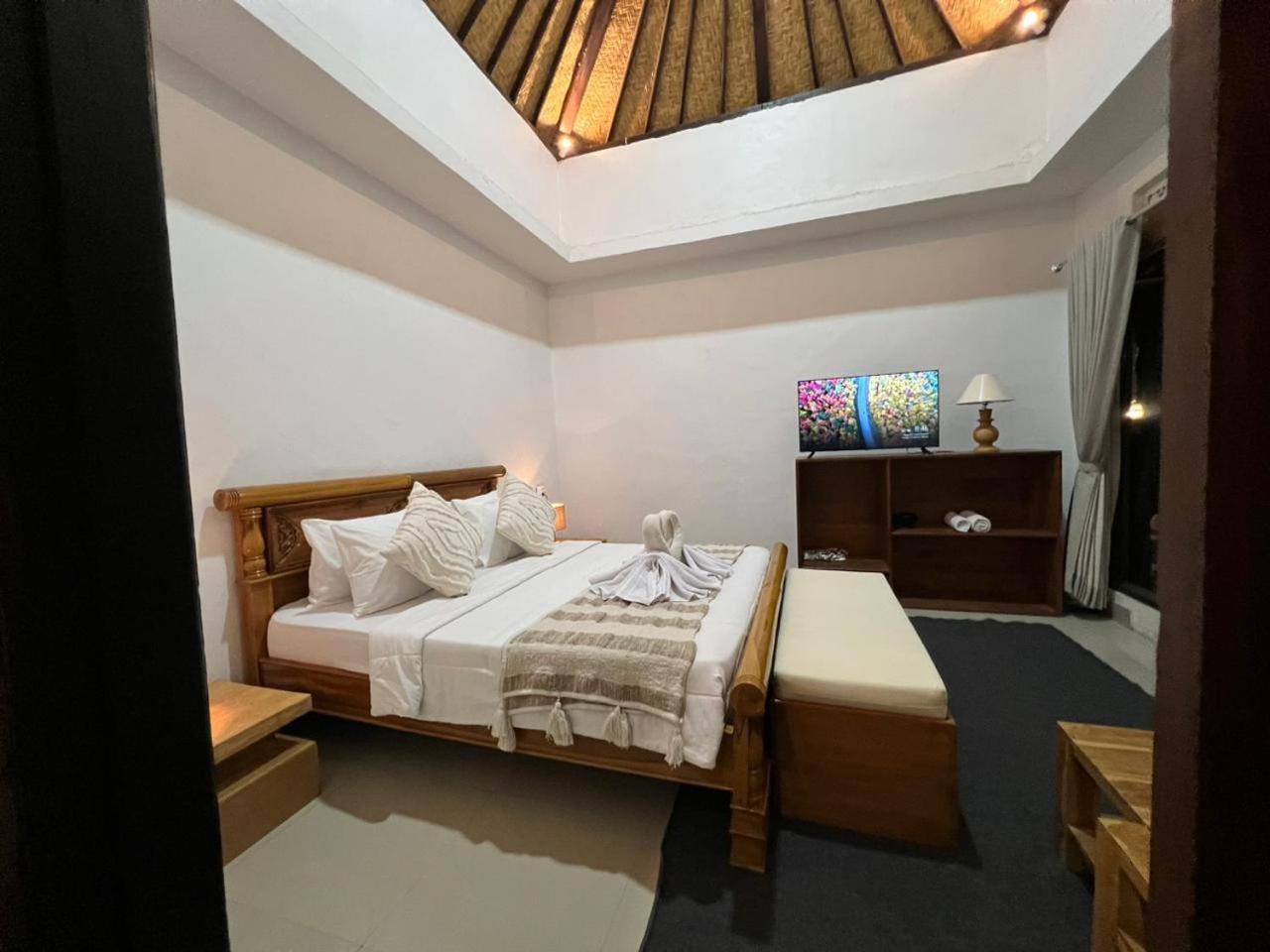 Lodge Batur Cliff Panorama