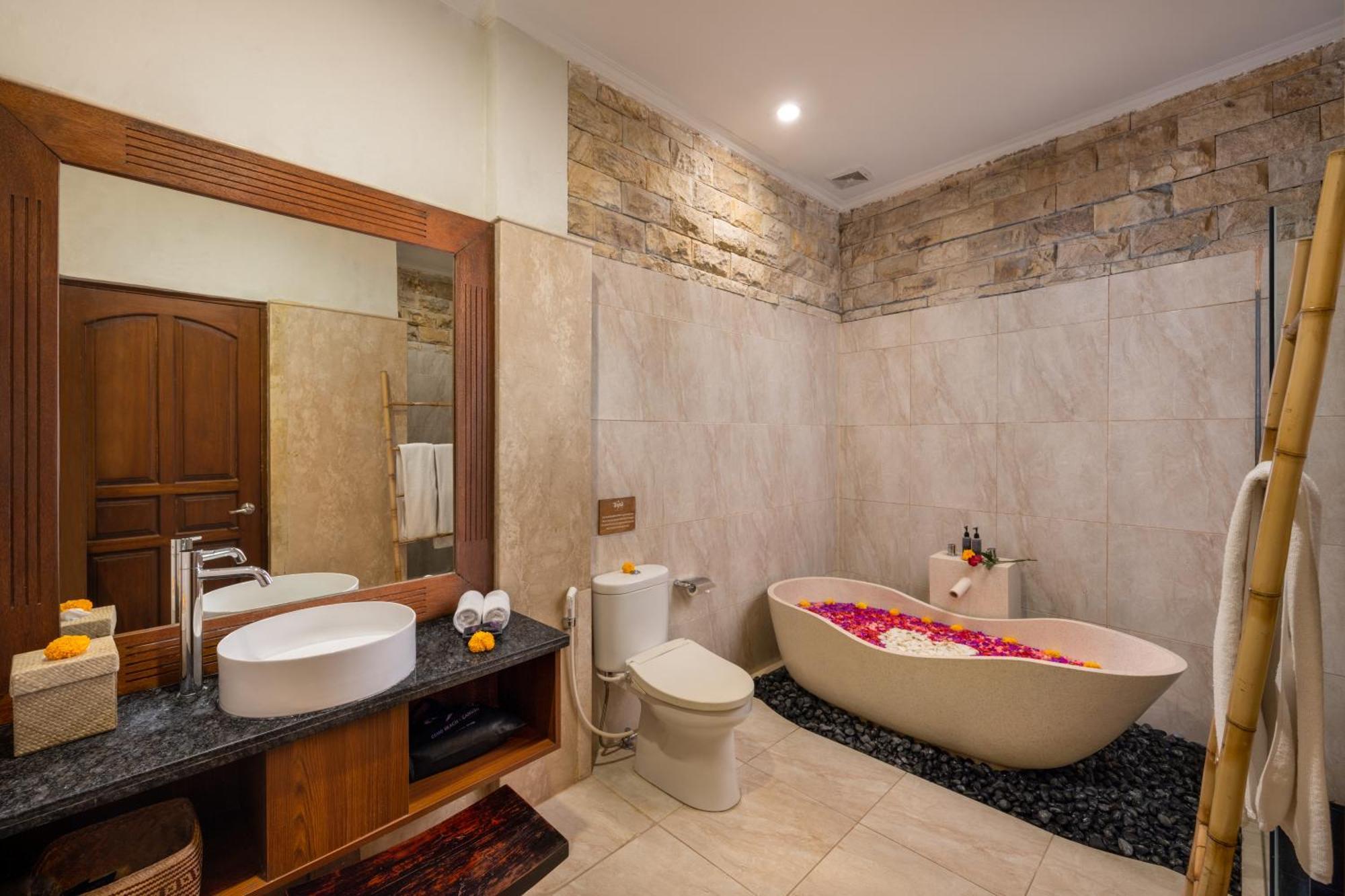 Hotel Tapa Tepi Kali