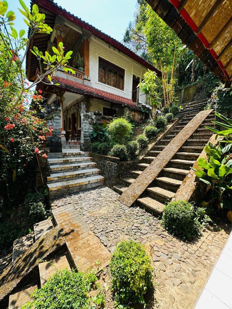 Wisata Grya Sari Guest house 2*