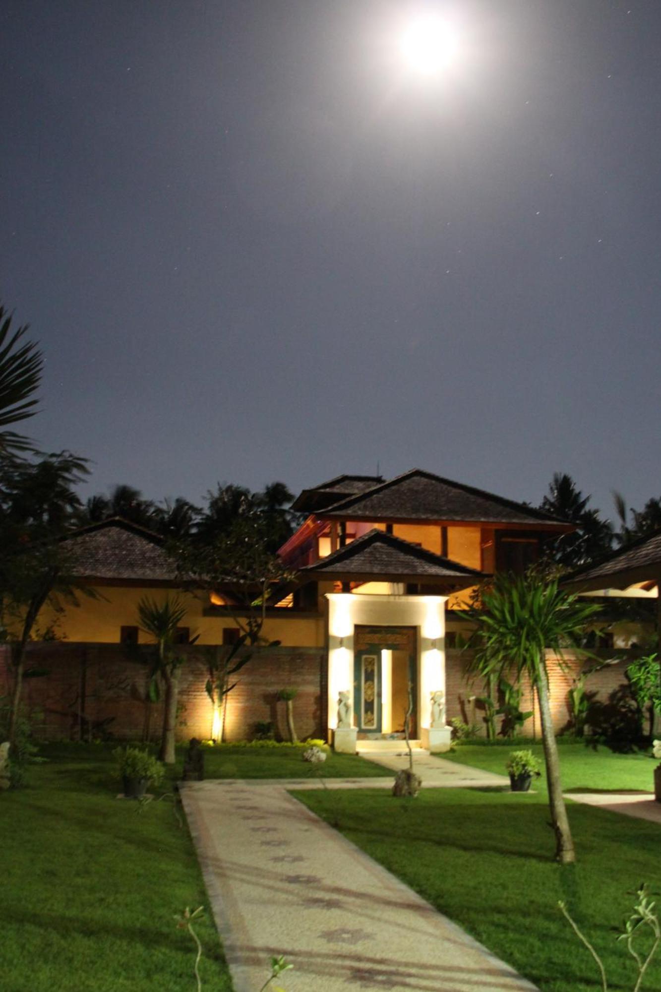 Rumah Isah Villa *