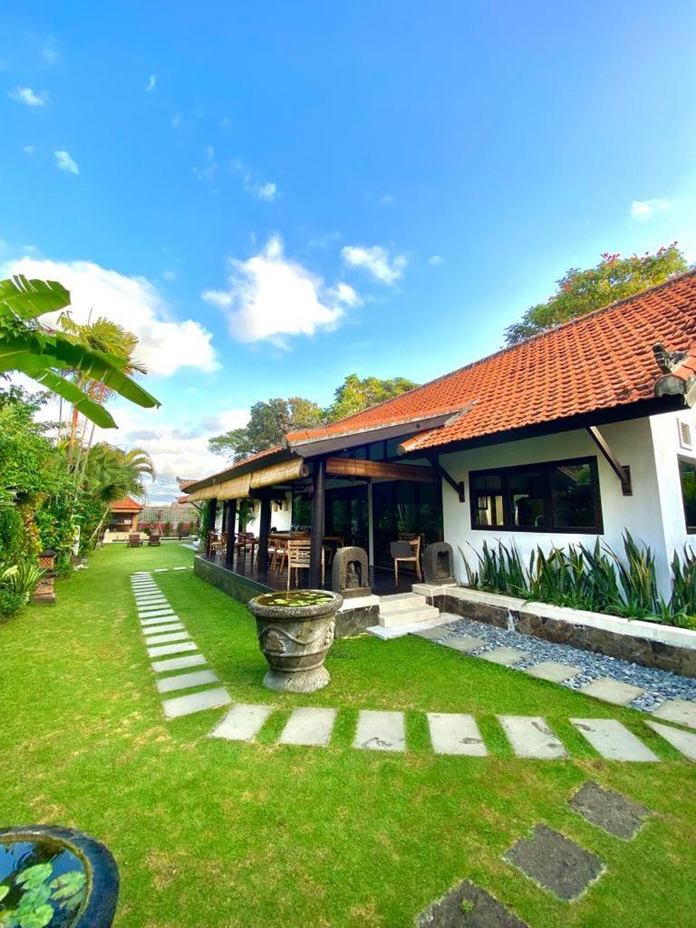 Puri Ayu Holiday park 3*