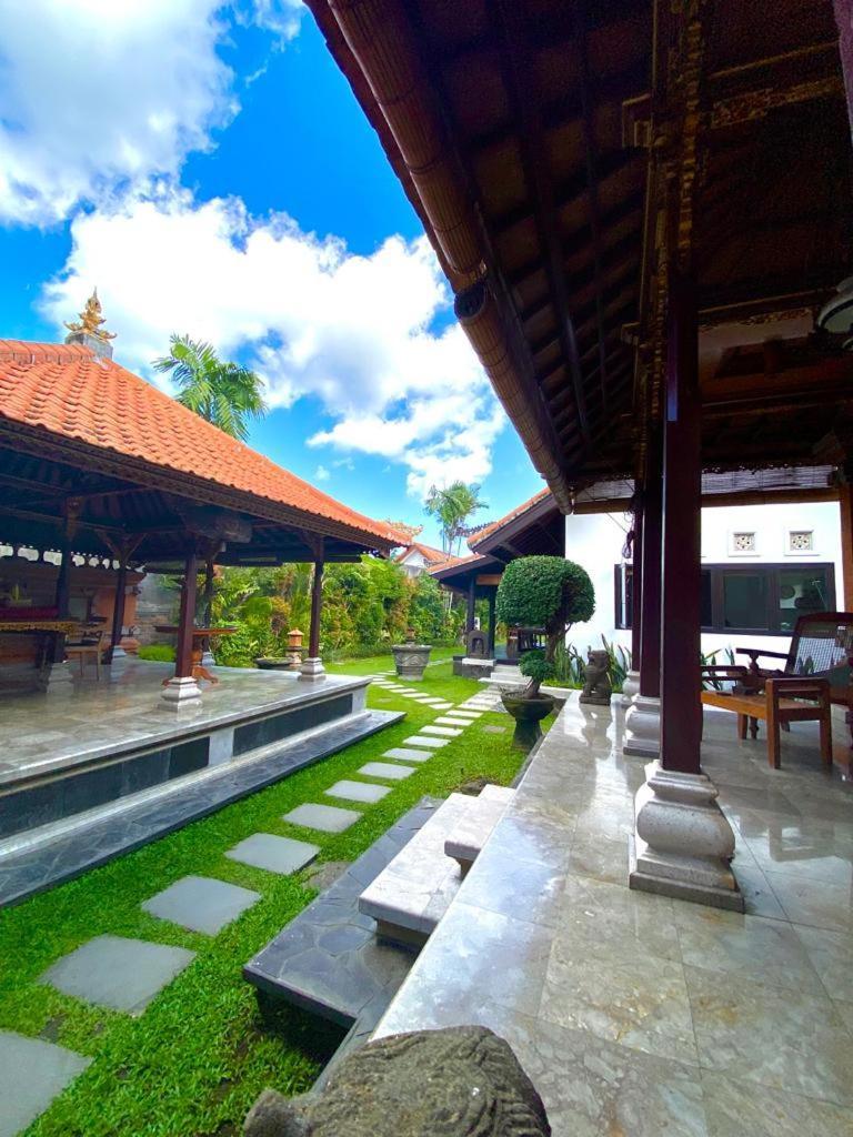 Puri Ayu