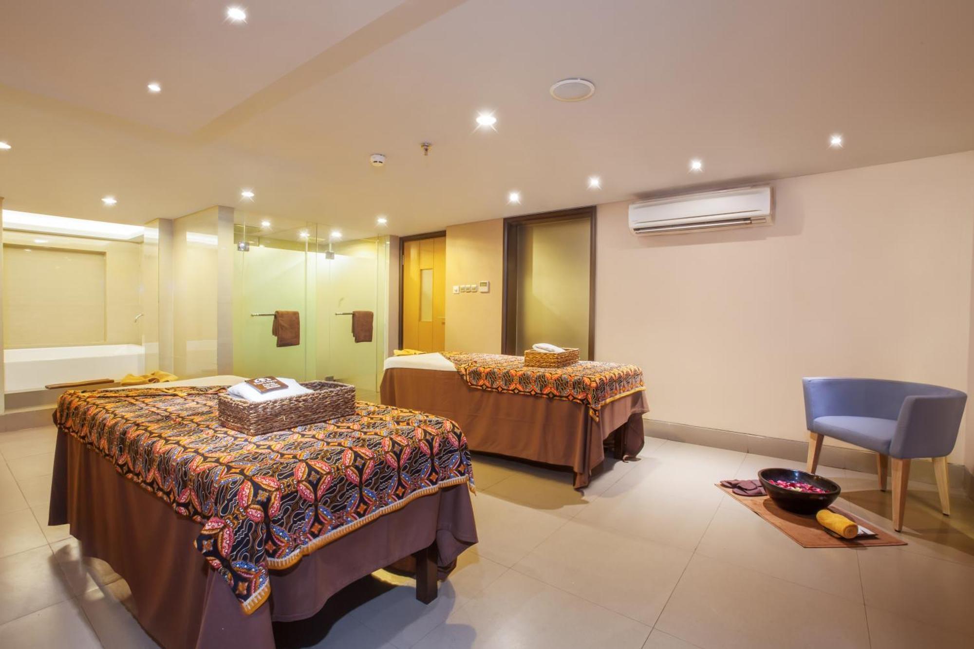 Hotel De Vins Sky 4*