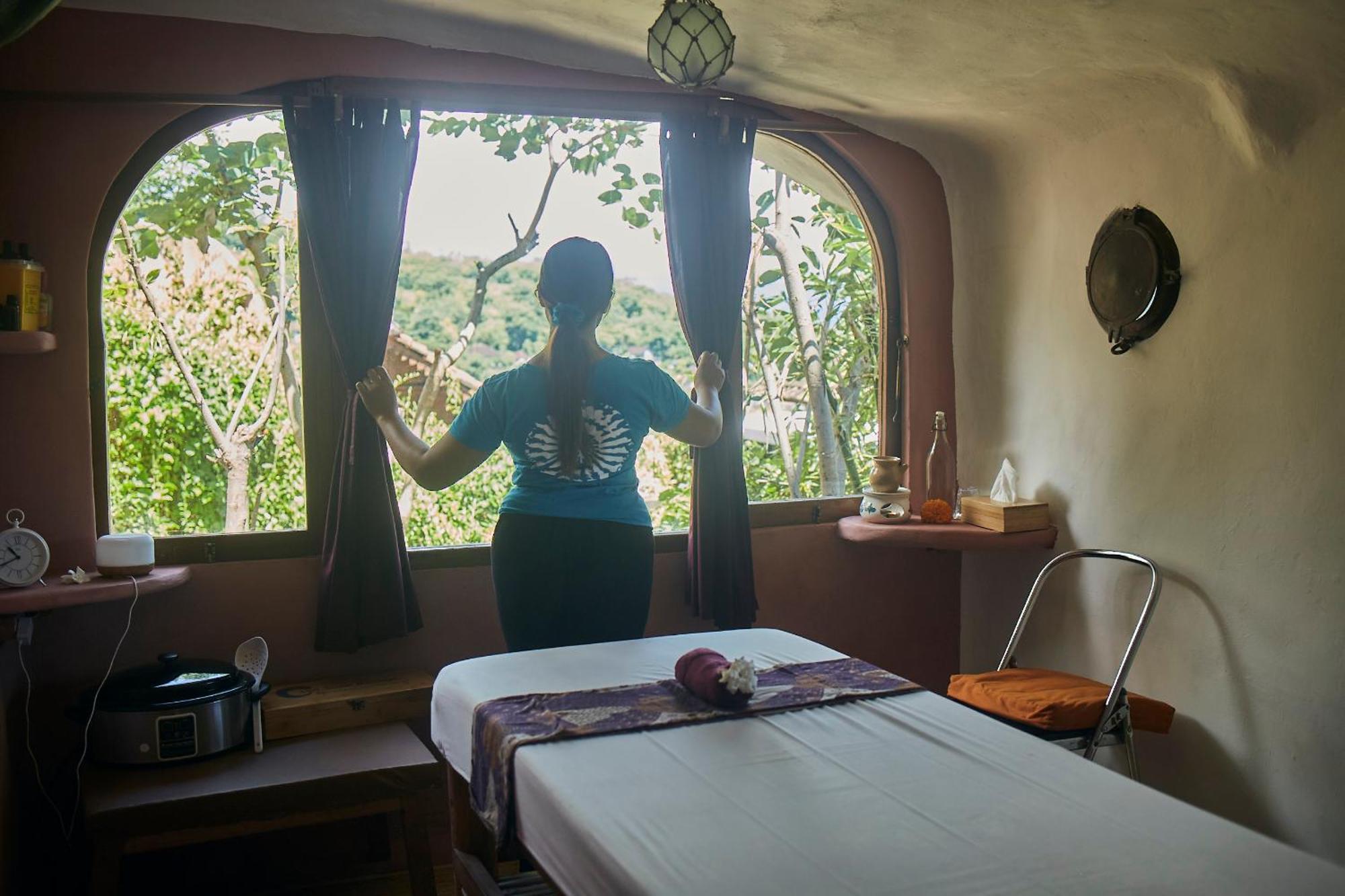 Blue Earth Village Hotel