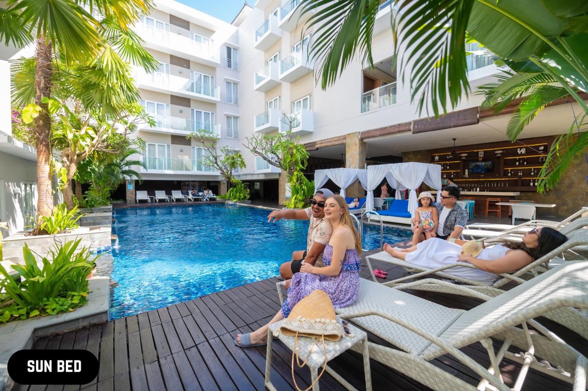 Grand Ixora Kuta Hotel 4*