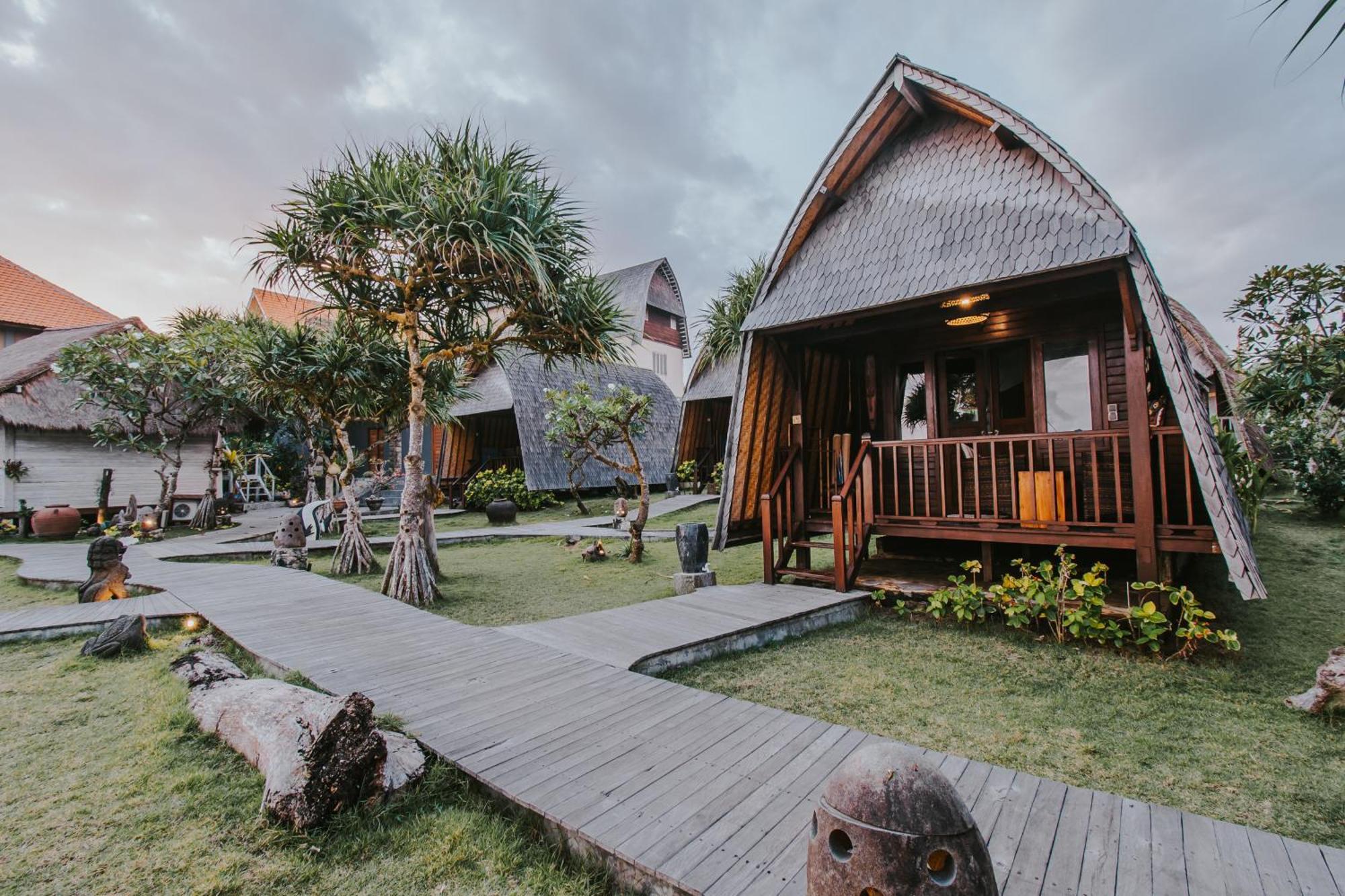 Dream Huts Resor 4*