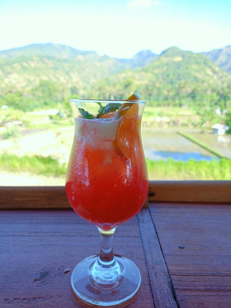Stop Homestay, Rooftop Restaurant And Bar 2*