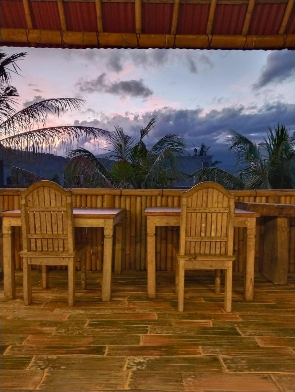 Stop Homestay, Rooftop Restaurant And Bar Guest house 2*