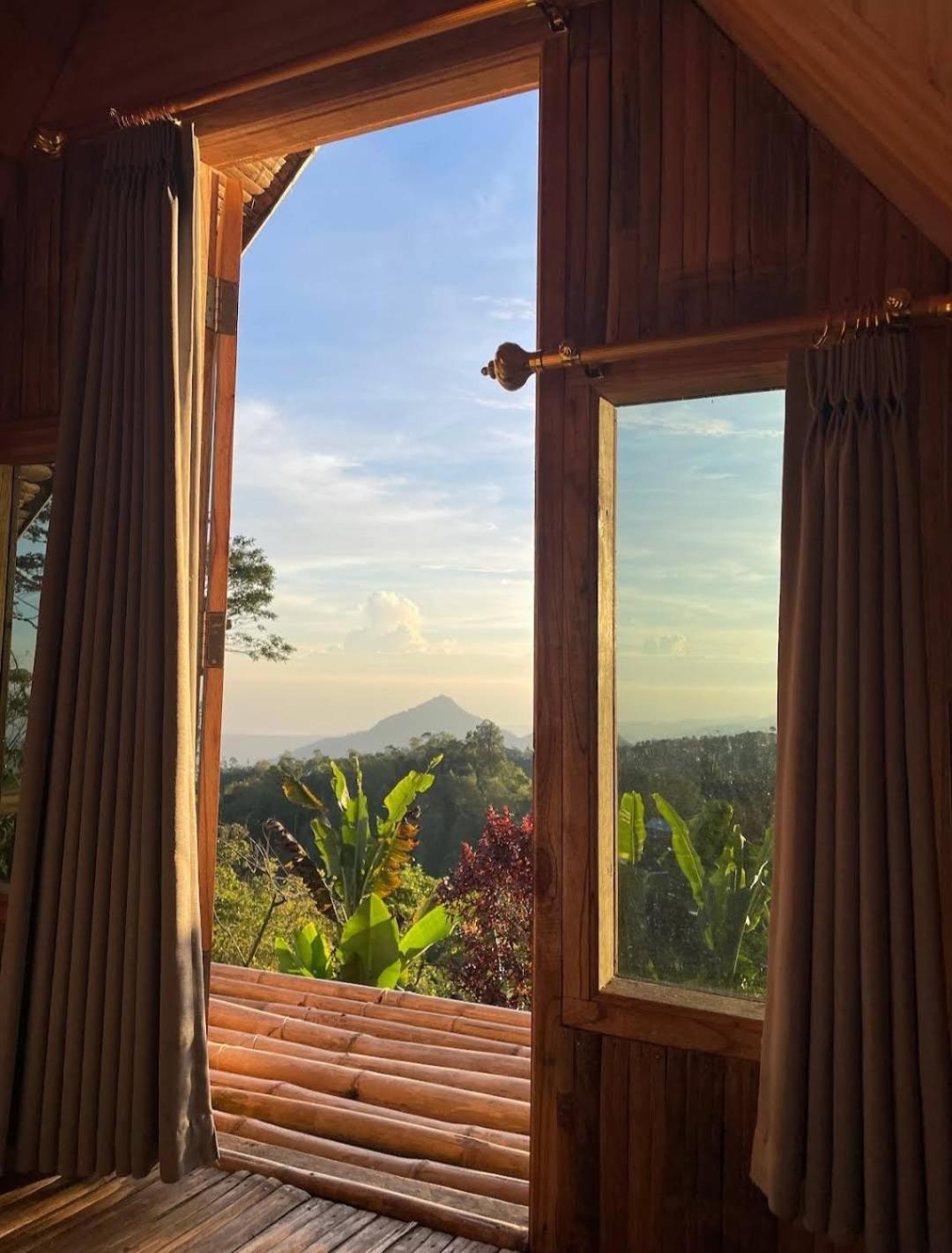 Wanagiri Lodge *