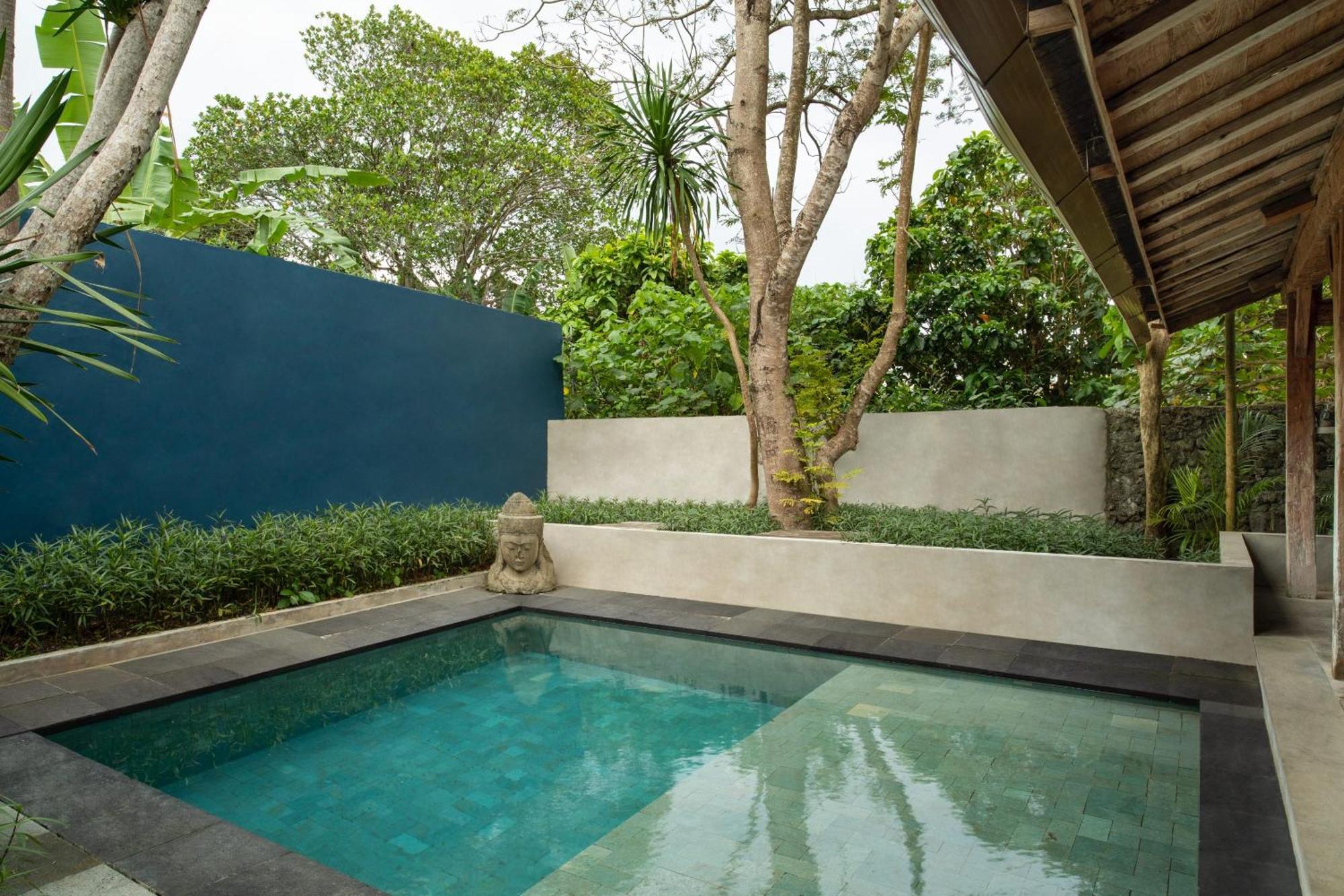 Resor Blue Karma Village