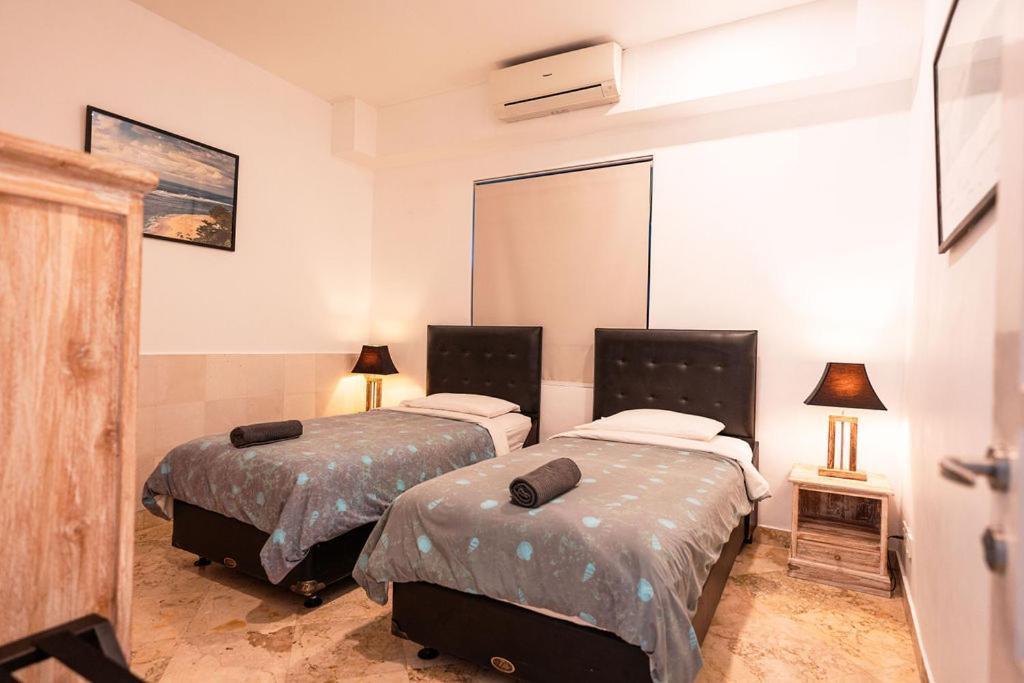 Cliff - 2 Br Apartment *