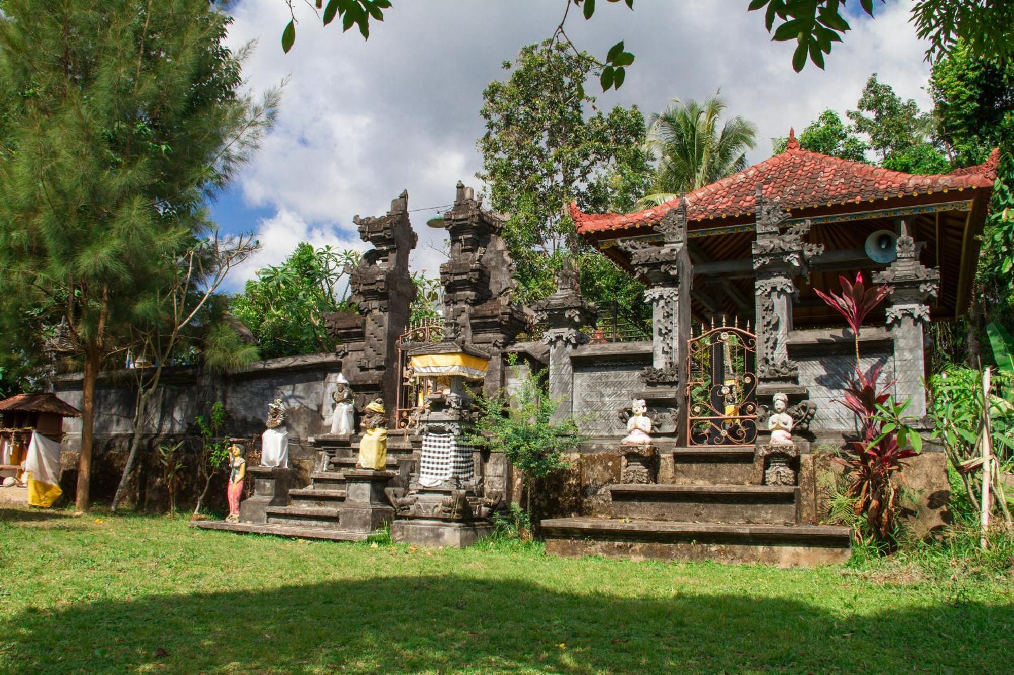 Mandhasativa Singaraja (Bali)